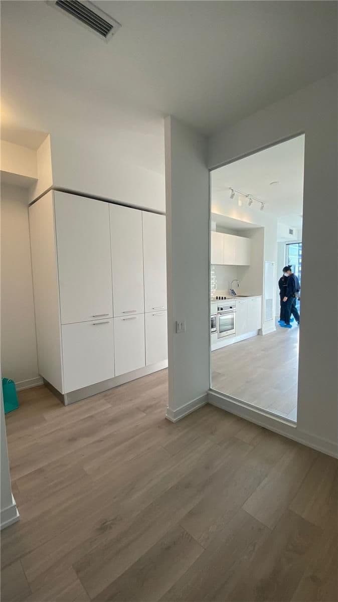 3 Gloucester Street 2512, Toronto C08, ON M4Y 1L8