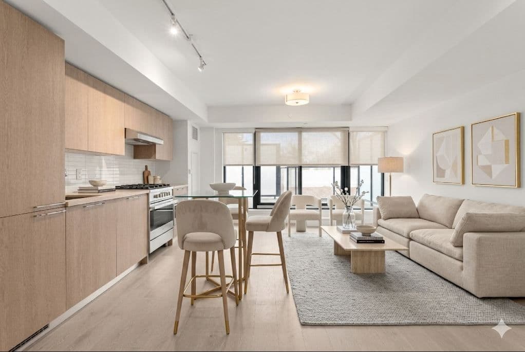 160 Kingsway Crescent 219, Toronto W08, ON M8X 0B5