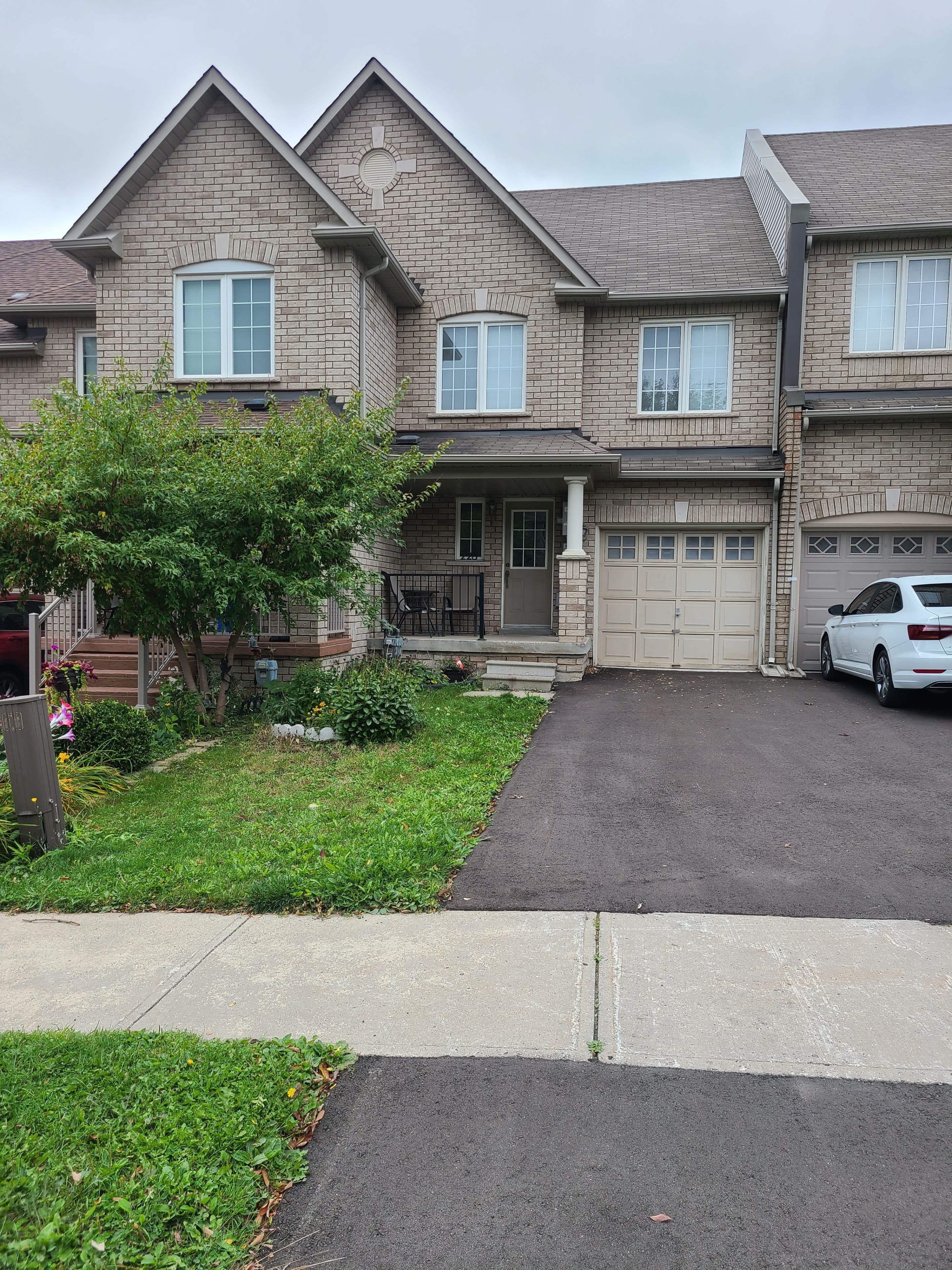 228 Coleridge Drive, Newmarket, ON L3X 2T6
