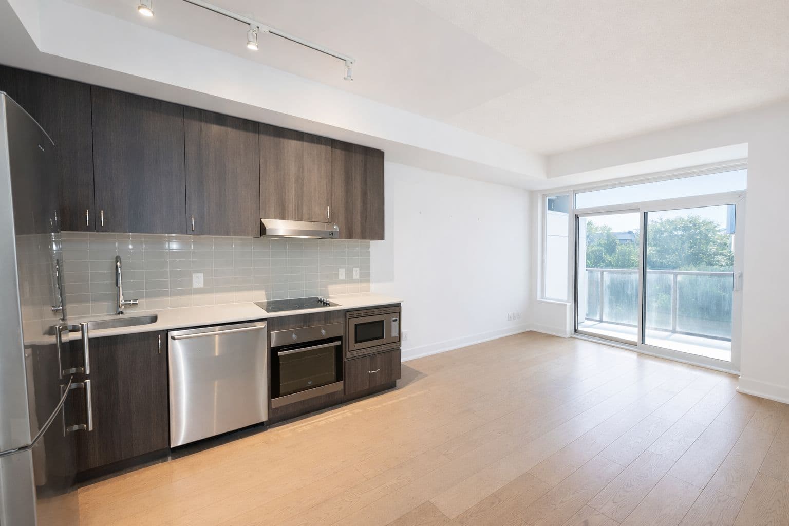 7 Kenaston Gardens 503, Toronto C15, ON M2K 1G7