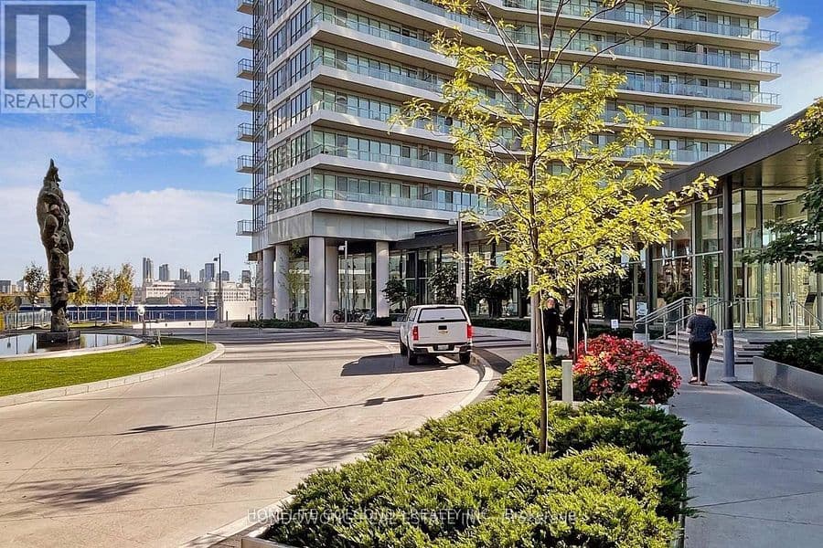 117 Mcmahon Drive 3308, Toronto C15, ON M2K 0E4