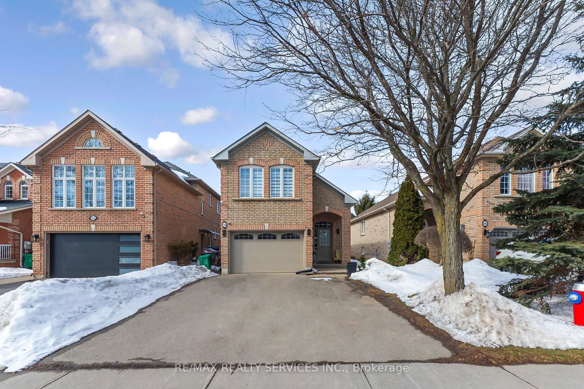 50 Sunny Glen Crescent, Brampton, ON L7A 2C6