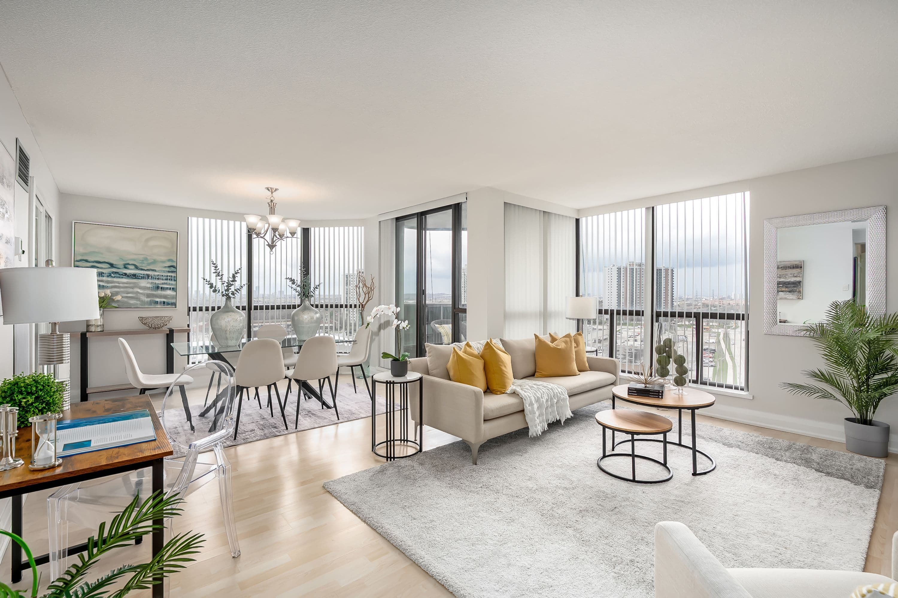 1155 Bough Beeches Boulevard 909, Mississauga, ON L4W 4N2