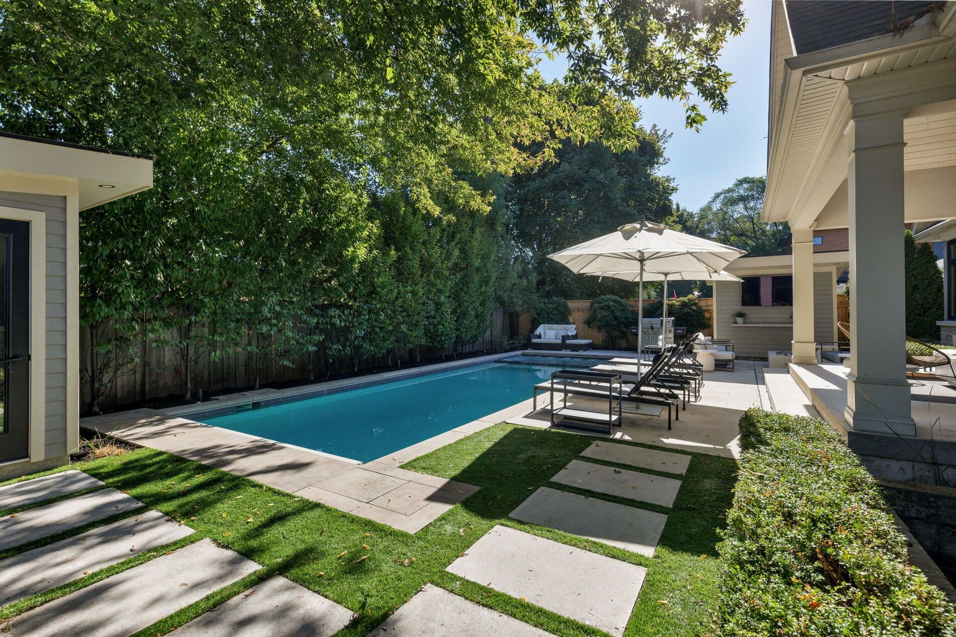 2442 Meadowood Crescent, Oakville, ON L6L 1V6