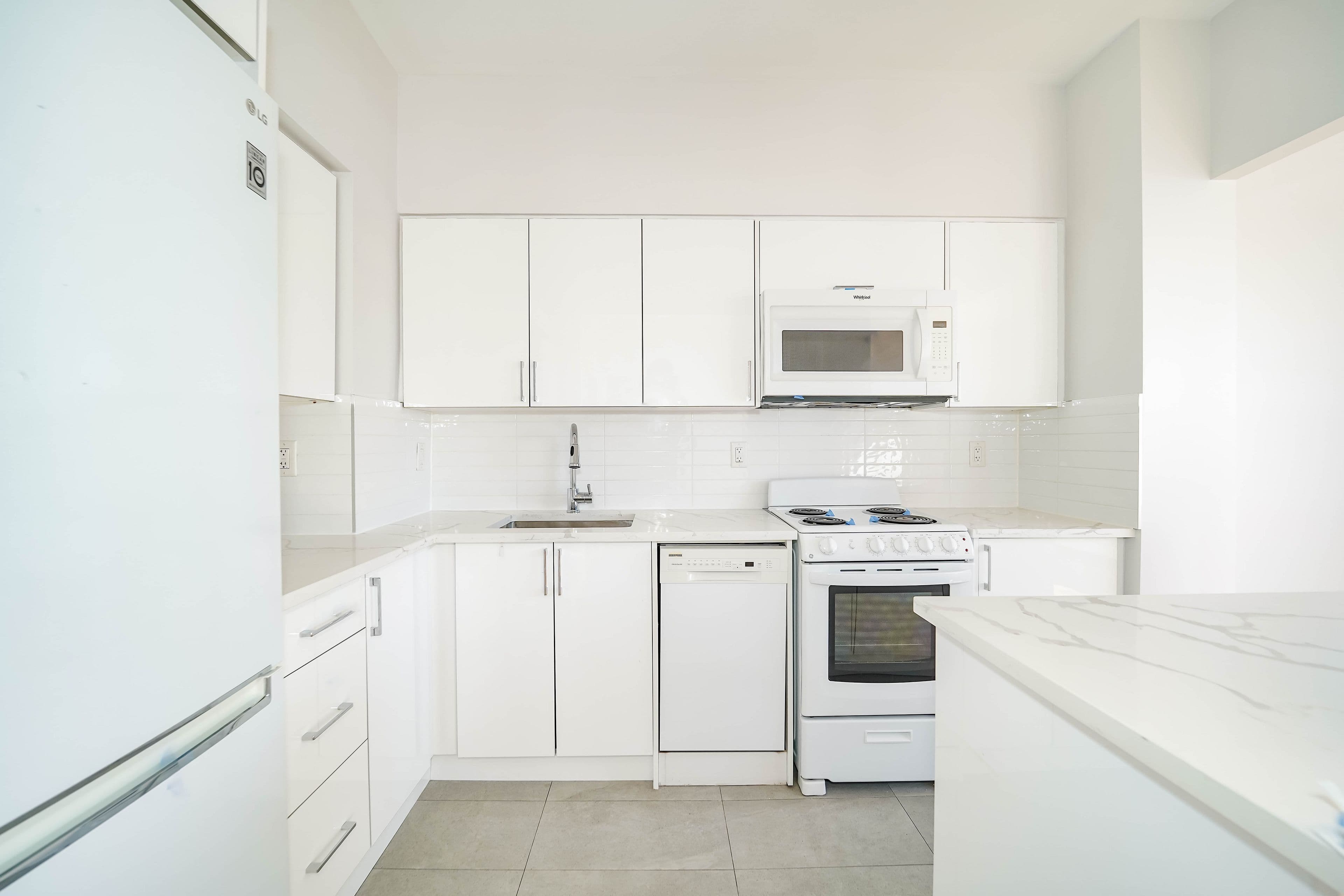 490 Eglinton Avenue E 201, Toronto C10, ON M4P 1M4