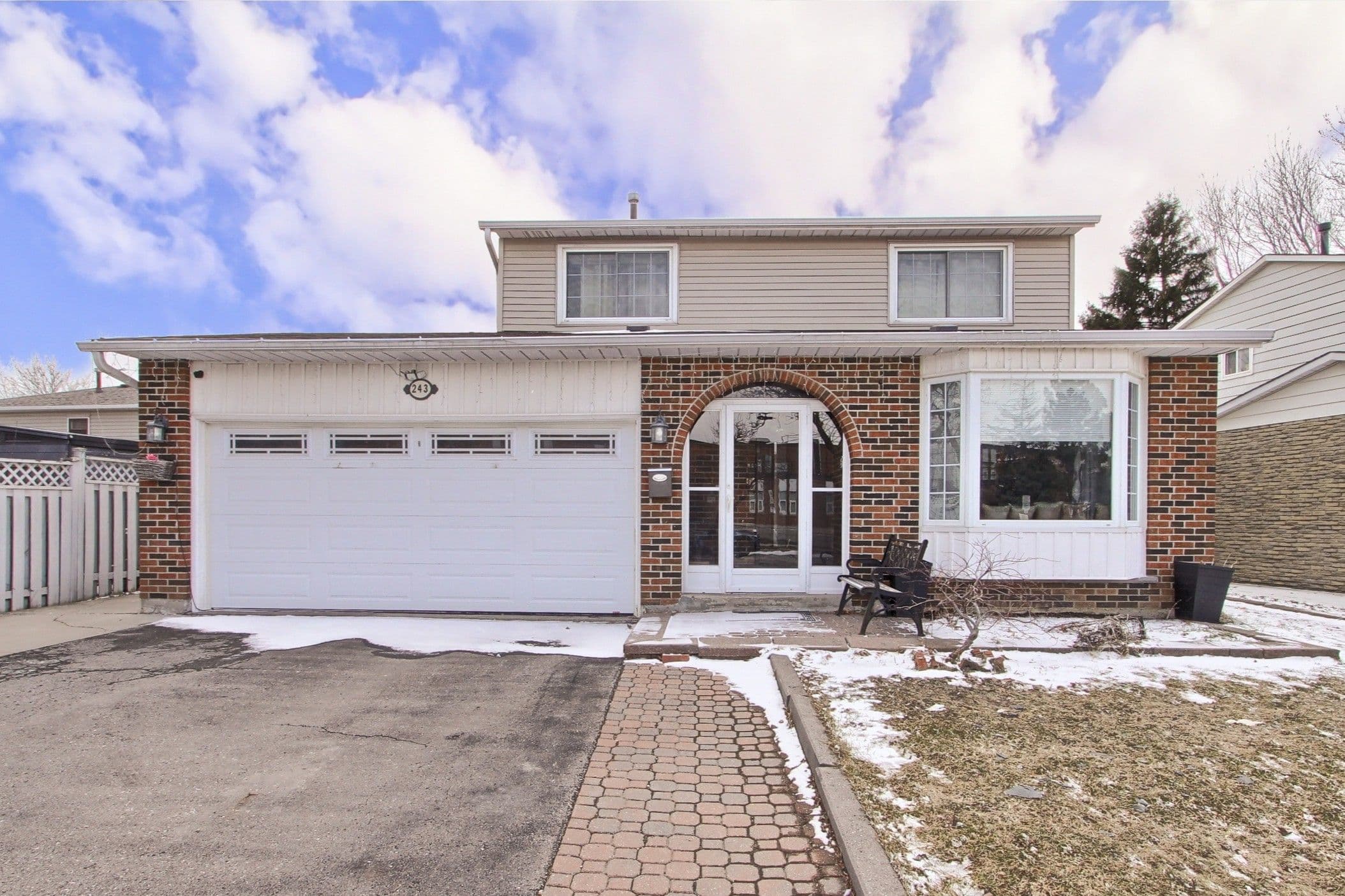 243 Centre Street N, Brampton, ON L6V 2R3