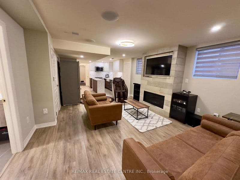 271 Sixteen Mile Drive, Oakville, ON L6M 0V8