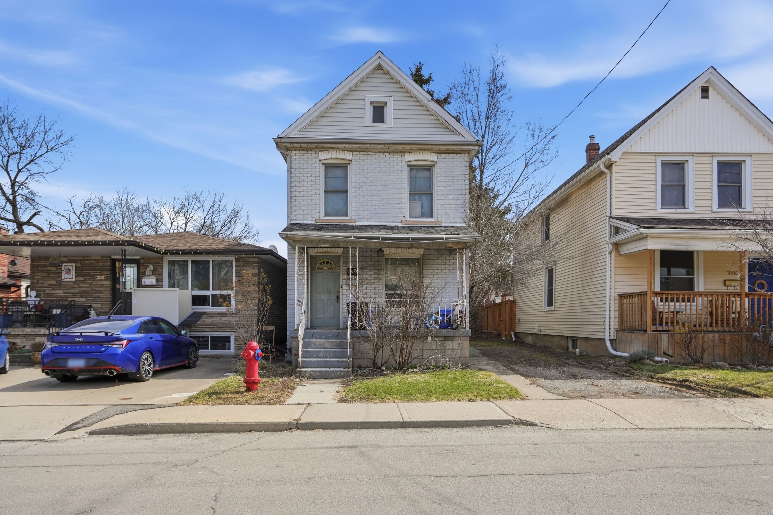 250 Rosslyn Avenue N, Hamilton, ON L8L 7R1