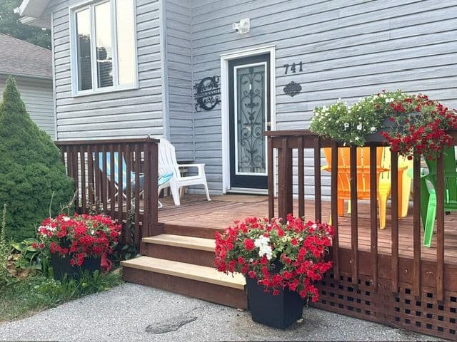 741 Innisfil Beach Road, Innisfil, ON L9S 4E4