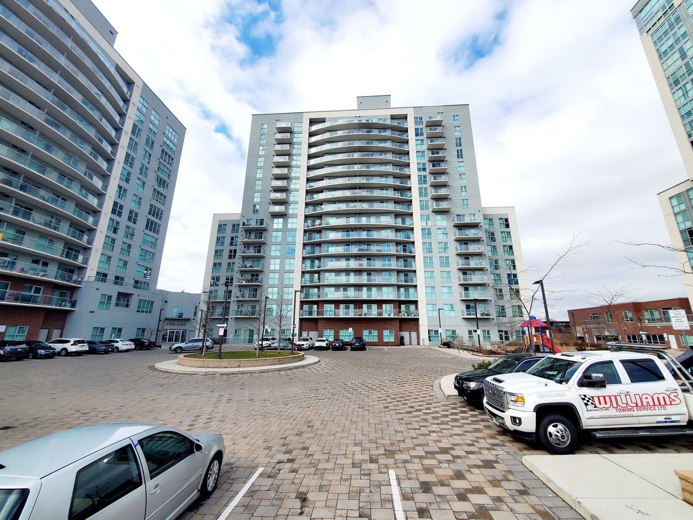 2150 Lawrence Avenue E 909, Toronto E04, ON M1R 3A7