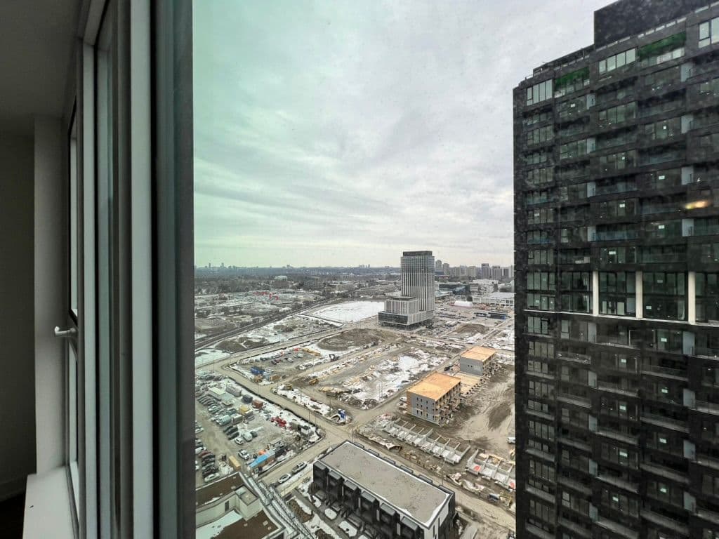 1 Quarrington Lane 2601, Toronto C13, ON M3C 0S4