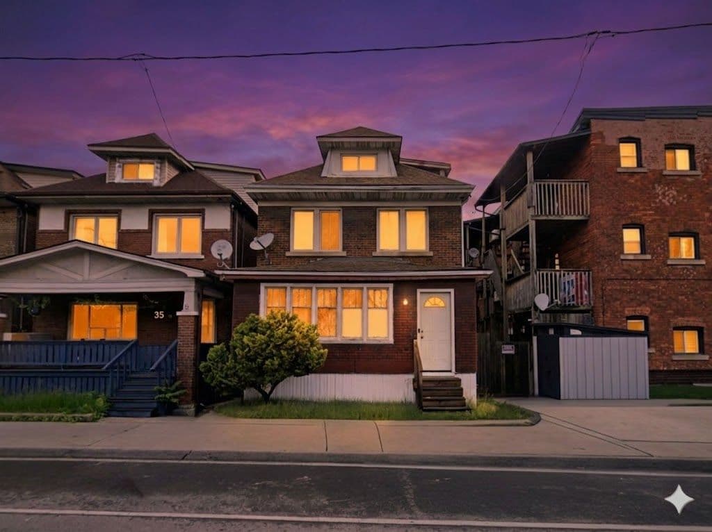 563 Cannon Street E, Hamilton, ON L8L 2G2