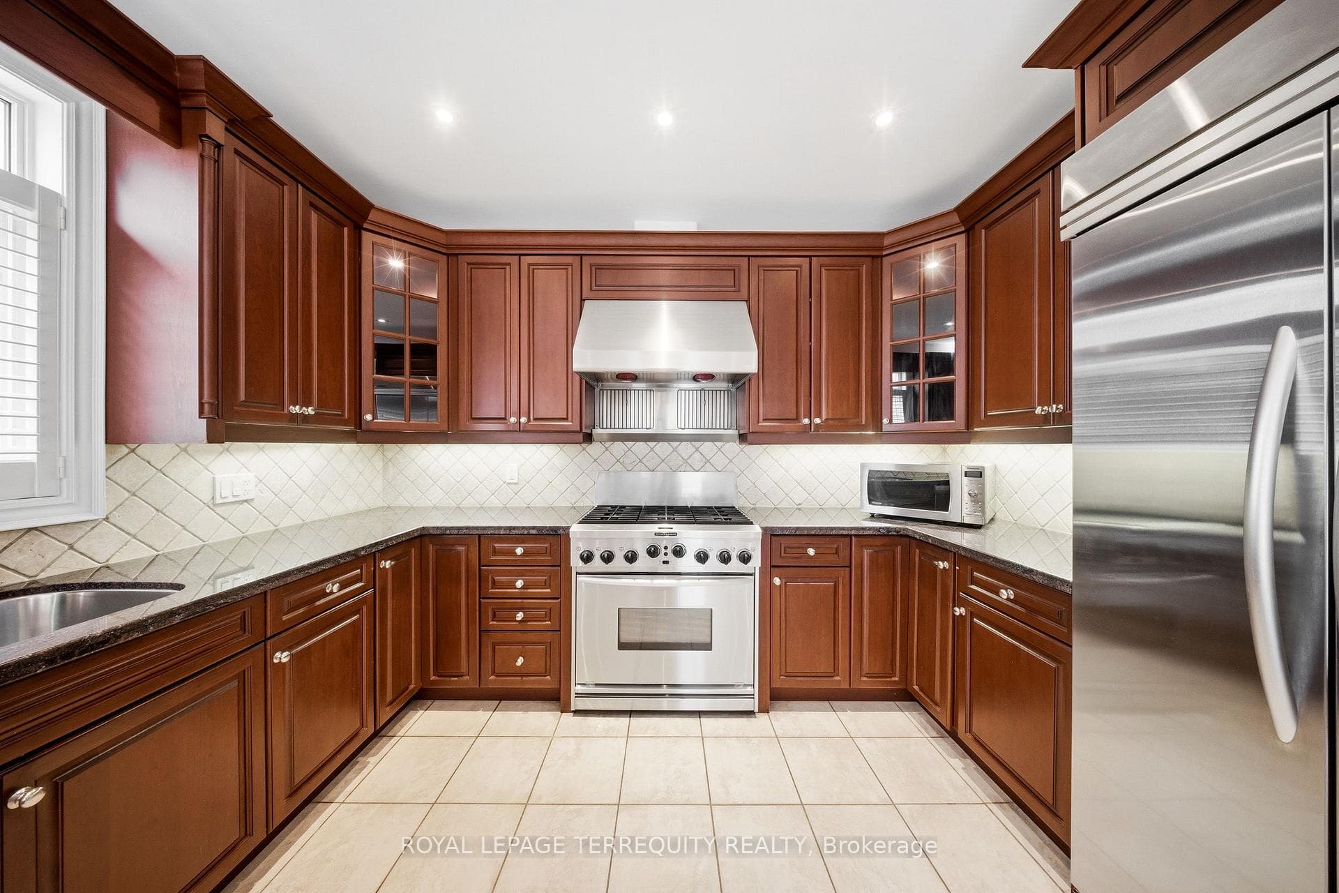 6445 Western Skies Way, Mississauga, ON L5W 1H6