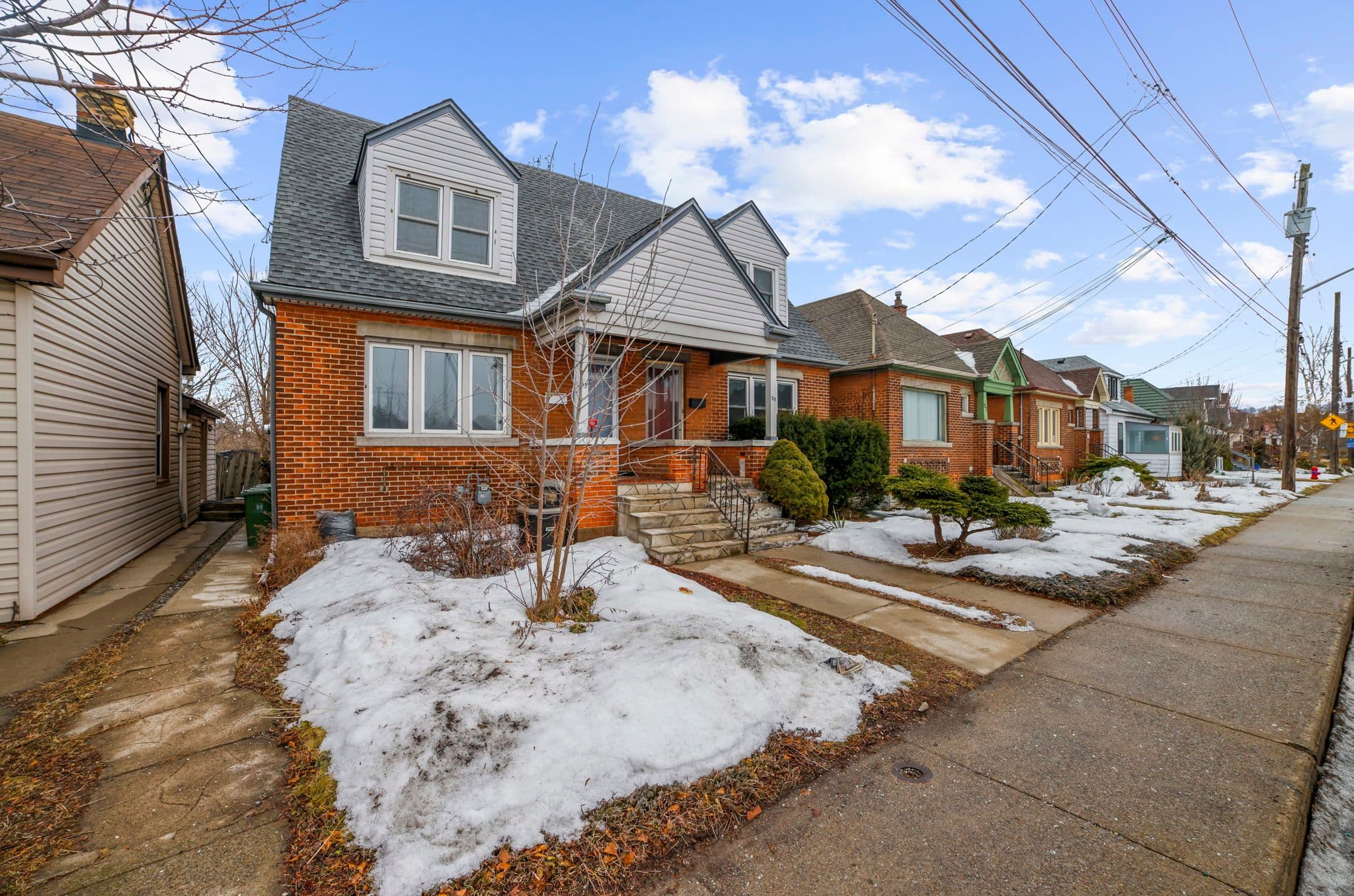 53 Paradise Road S, Hamilton, ON L8S 1S3