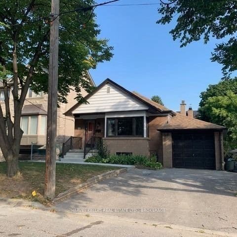 72 Mcgillivray Avenue Main, Toronto C04, ON M5M 2Y2