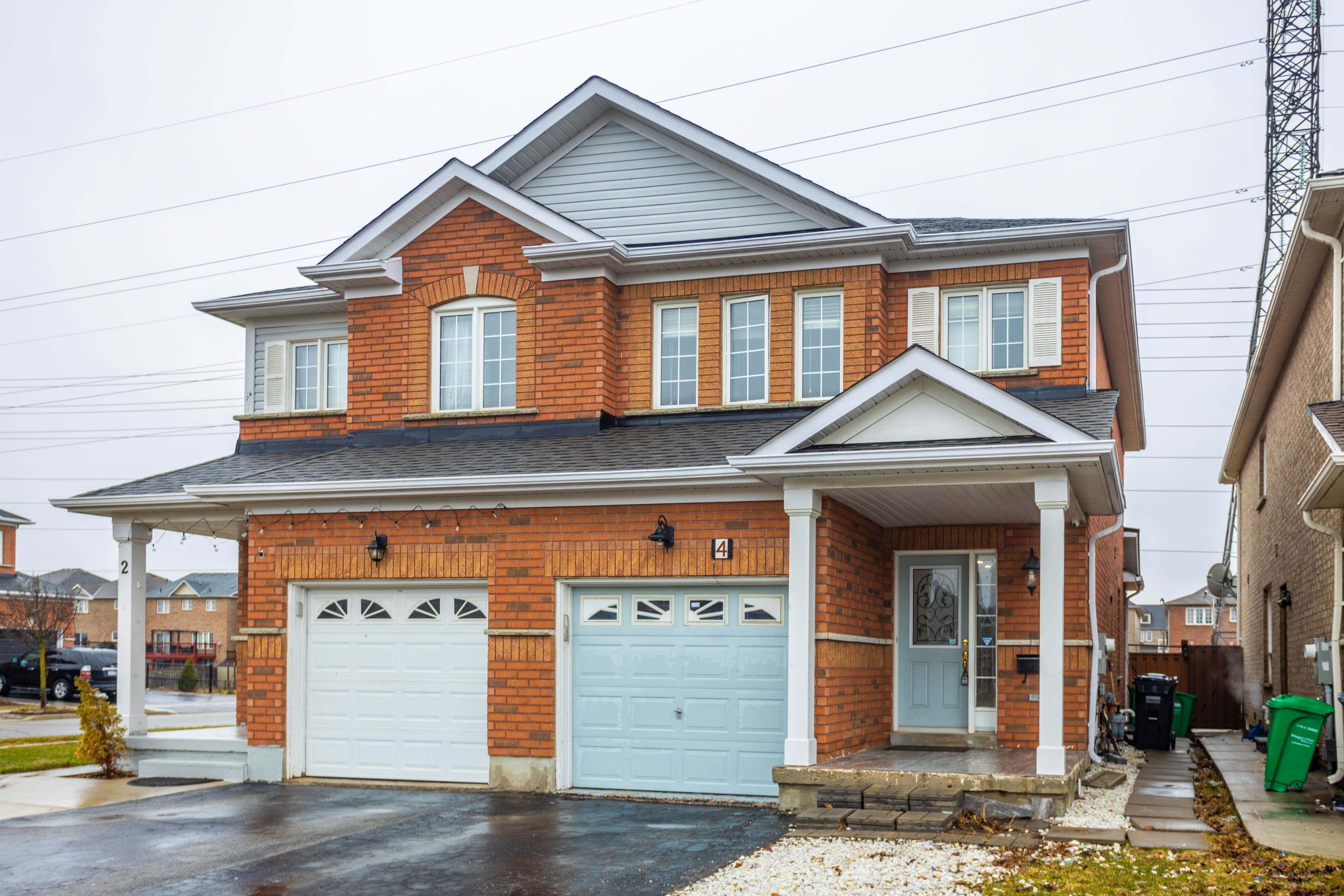4 Wicklow Road, Brampton, ON L6X 0J7