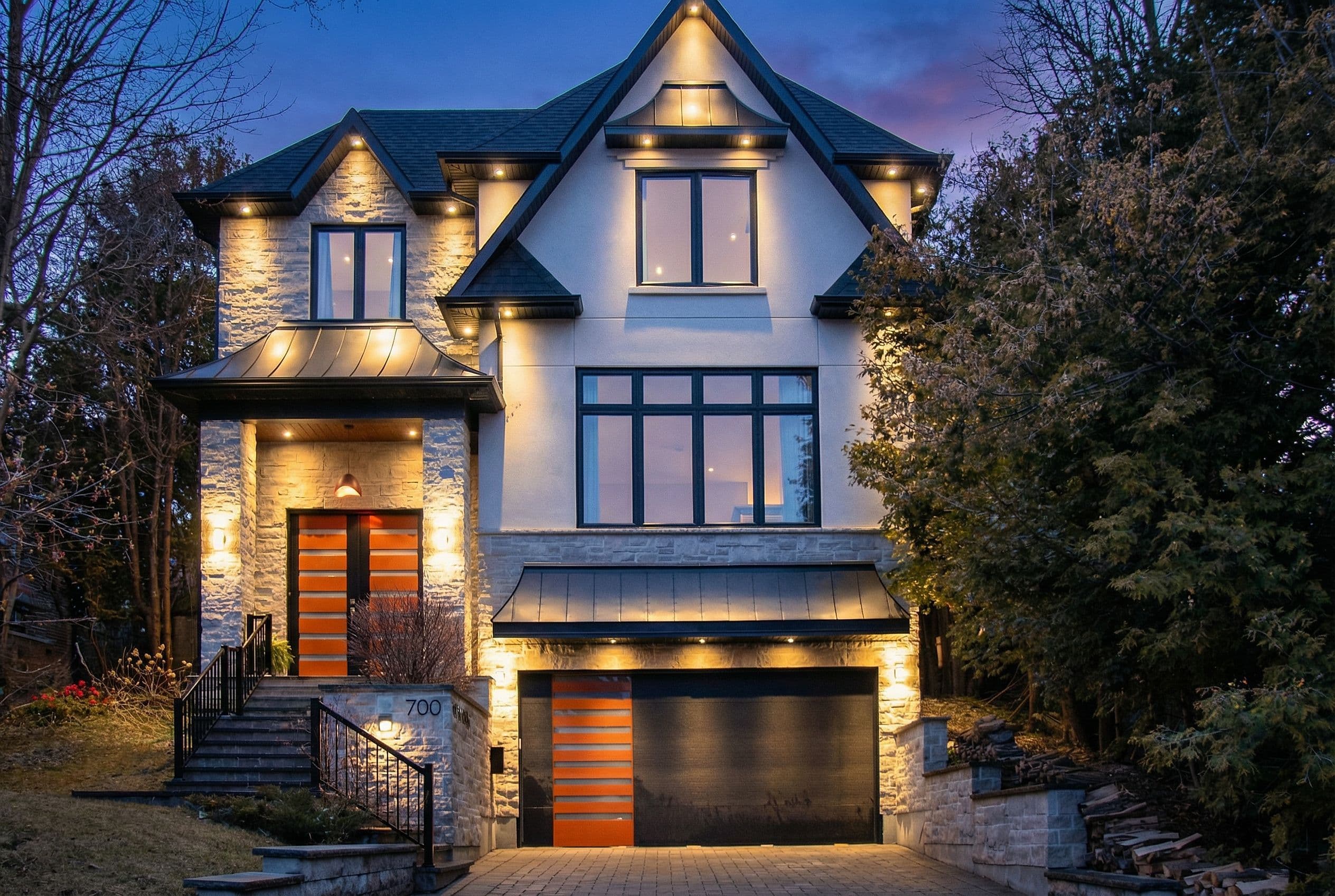 700 Hillcrest Road, Pickering, ON L1W 2P1