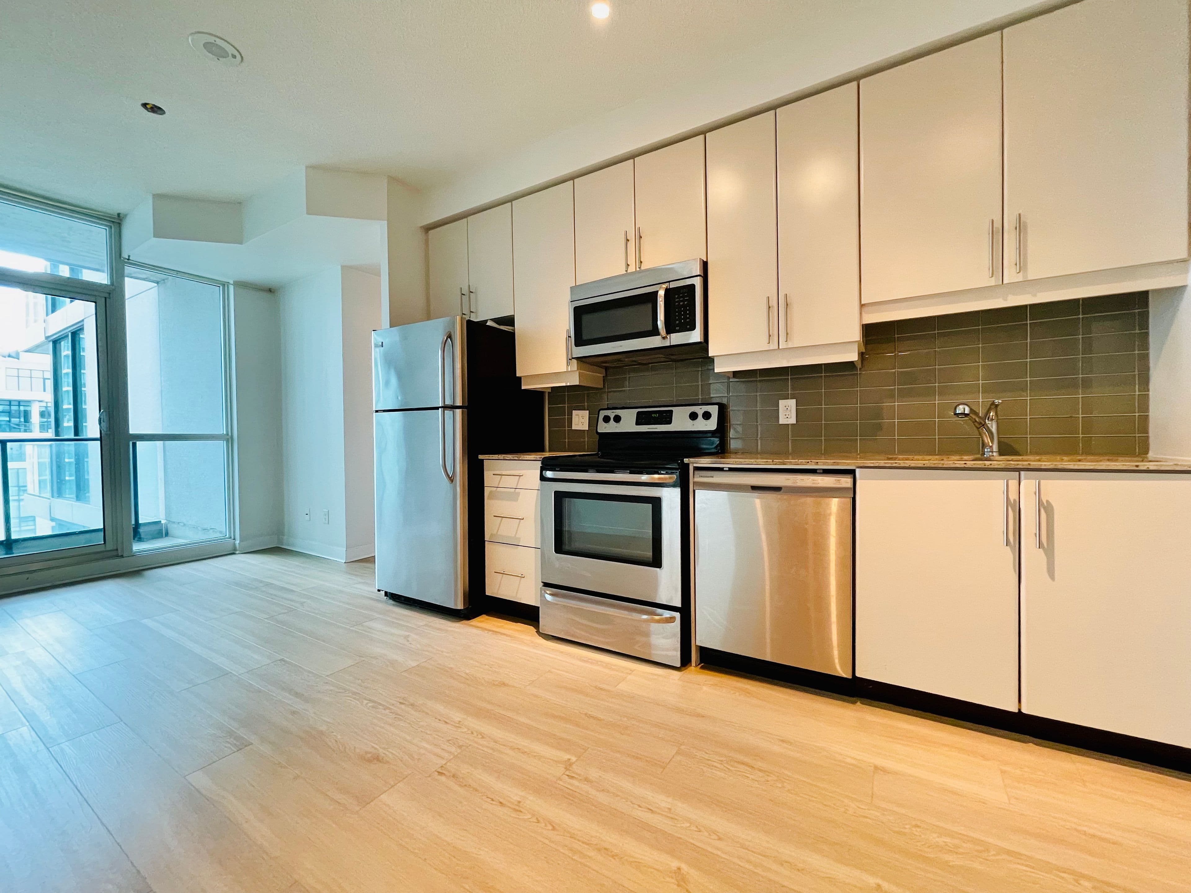 33 Bay Street 2805, Toronto C01, ON M5J 2Z3