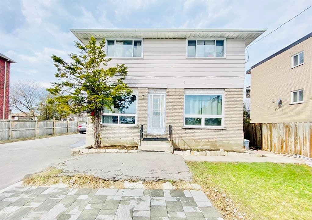 128 Stevenson Road S Main, Oshawa, ON L1J 5M1