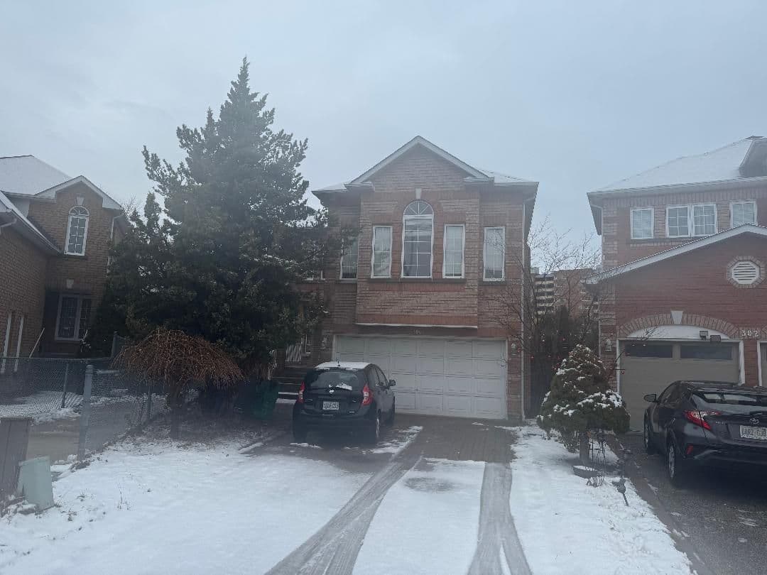 306 Cossack Crescent MAIN AND UPPER, Mississauga, ON L5B 4C2