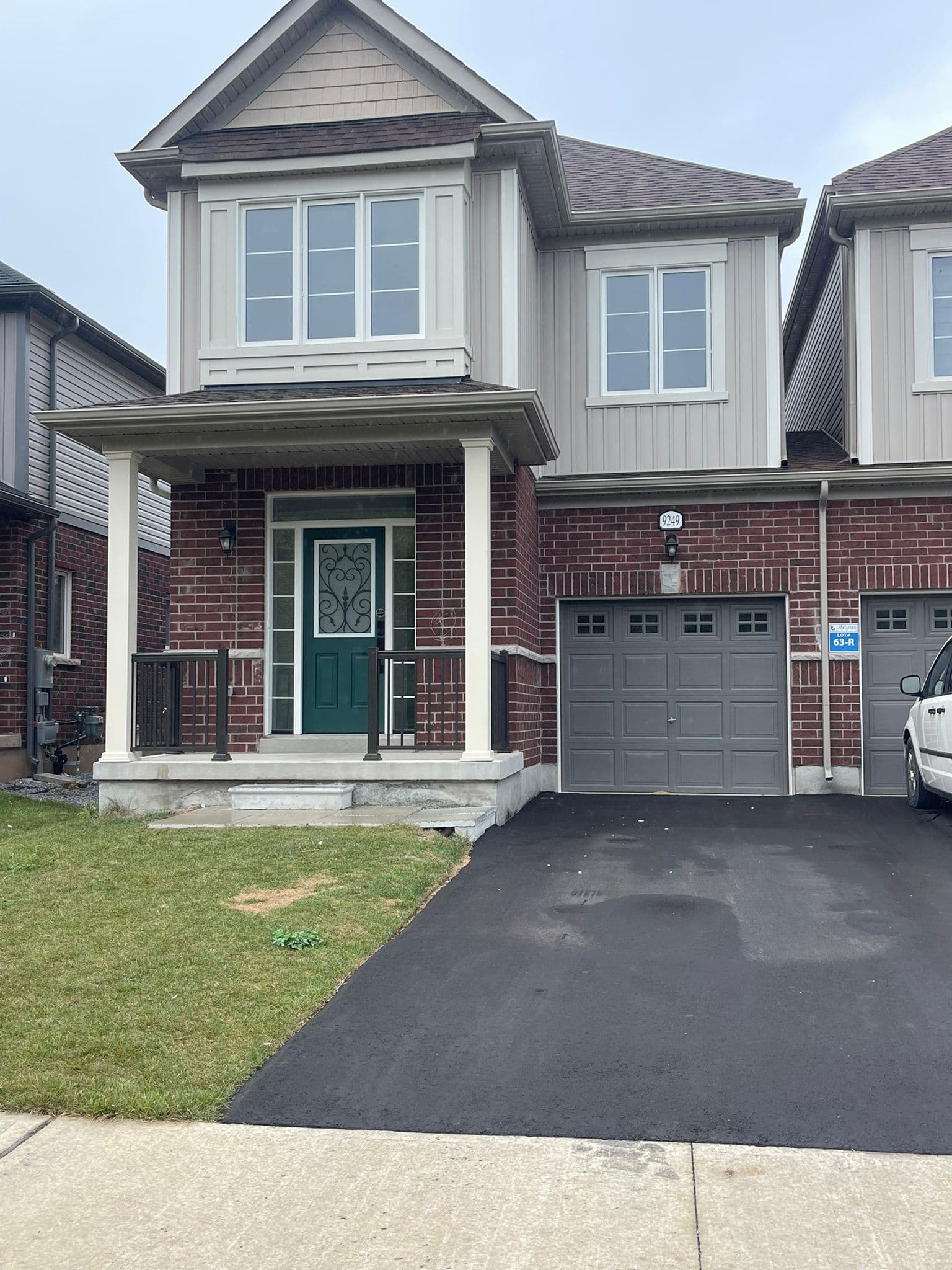 9249 Whiteoak Avenue, Niagara Falls, ON L2G 3P6