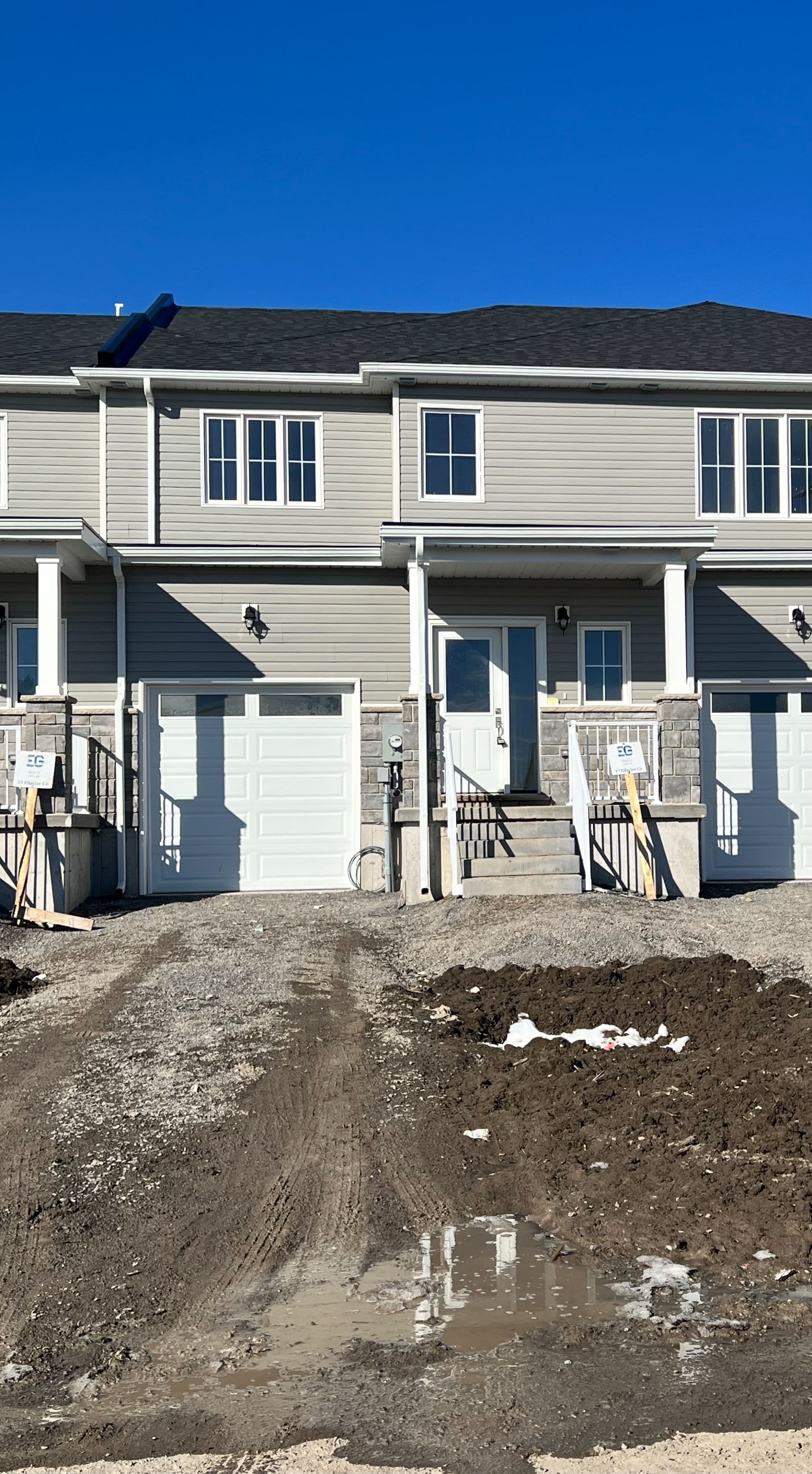 17 Glacier Crescent, Belleville, ON K8N 0T6