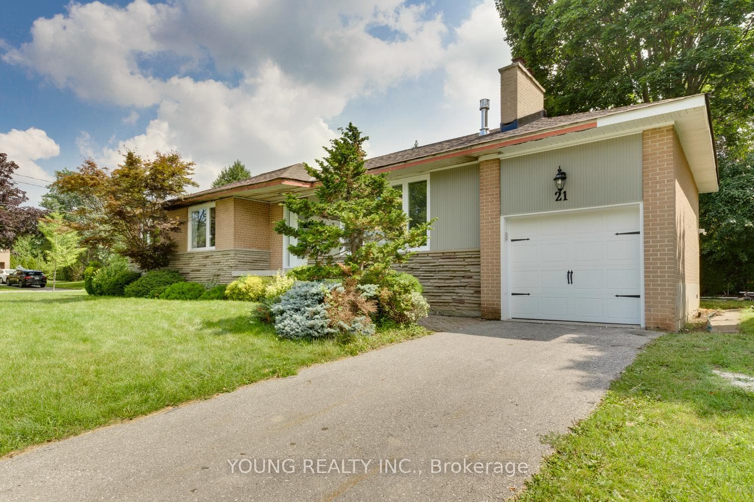 21 Bathford Crescent, Toronto C15, ON M2J 2S3
