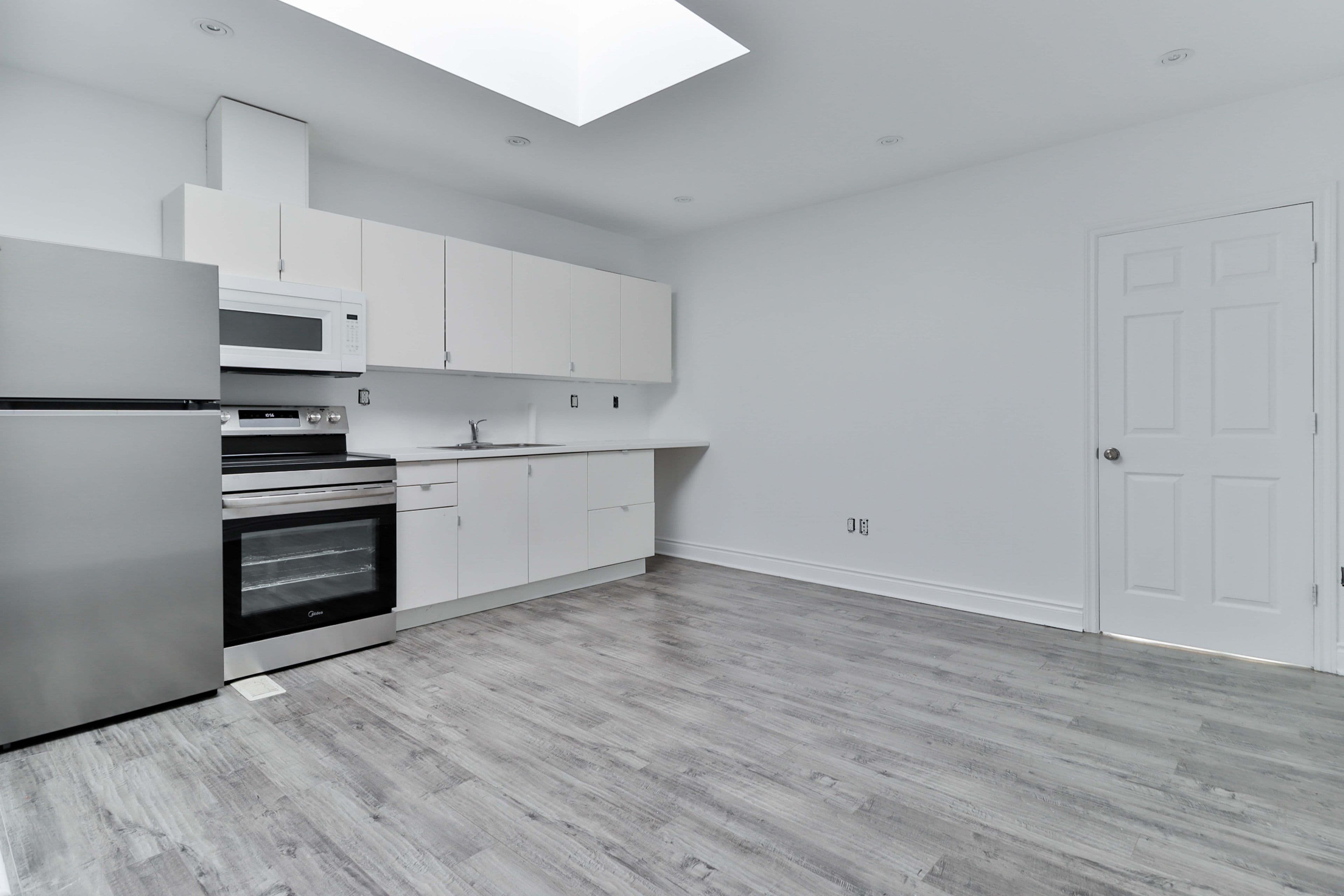 1364 St Clair Avenue 202, Toronto W03, ON M6E 1C4