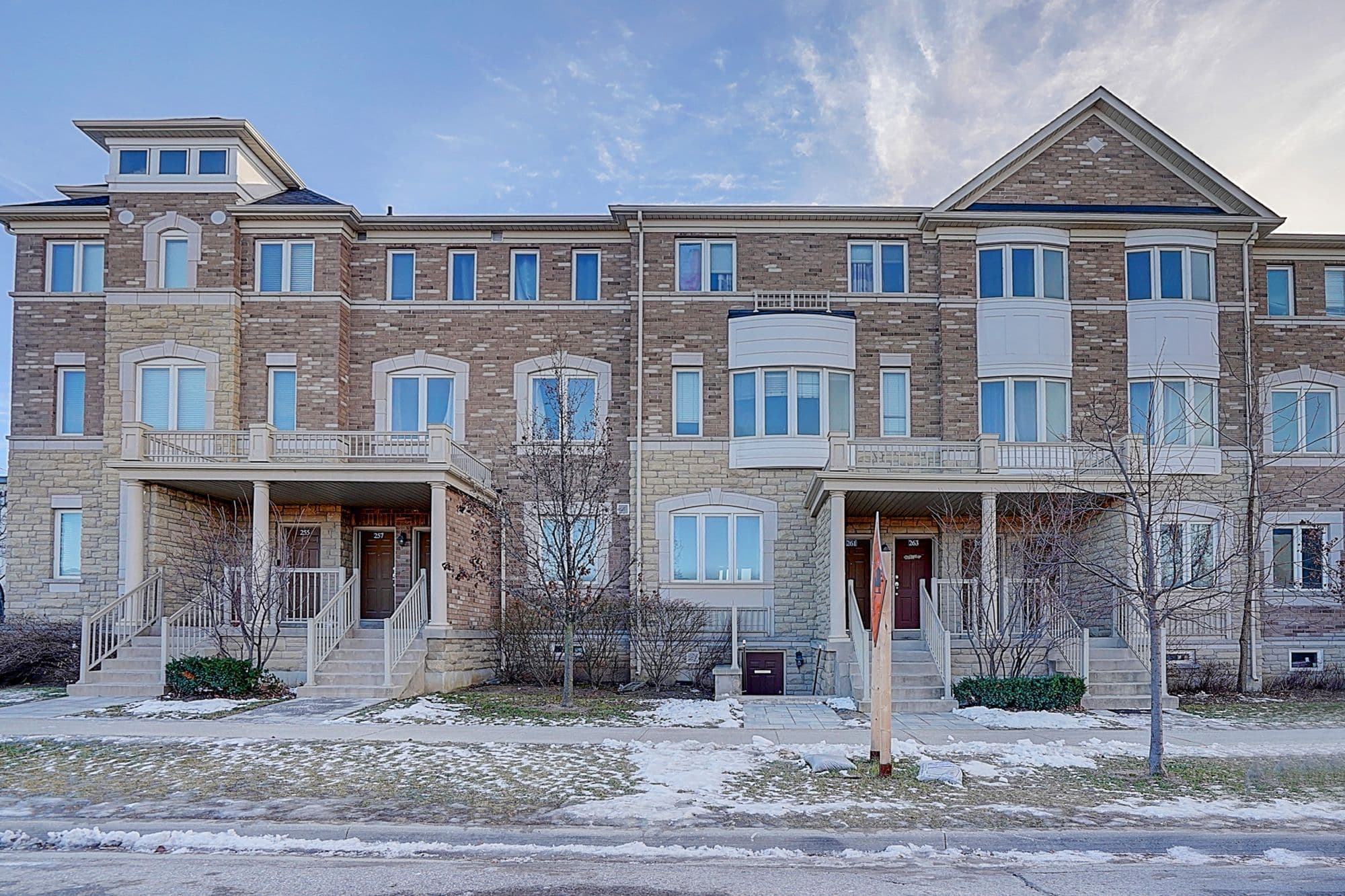 261 Aldergrove Drive, Markham, ON L3R 2L8