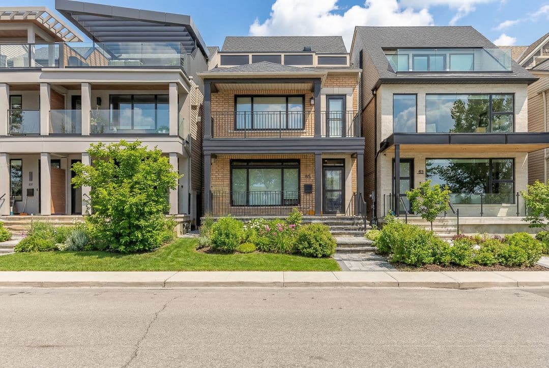 85 Northern Dancer Boulevard, Toronto E02, ON M4L 3Z8