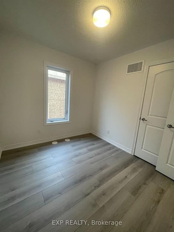 2001 Cameron Lott Crescent, Oshawa, ON L1L 0S1