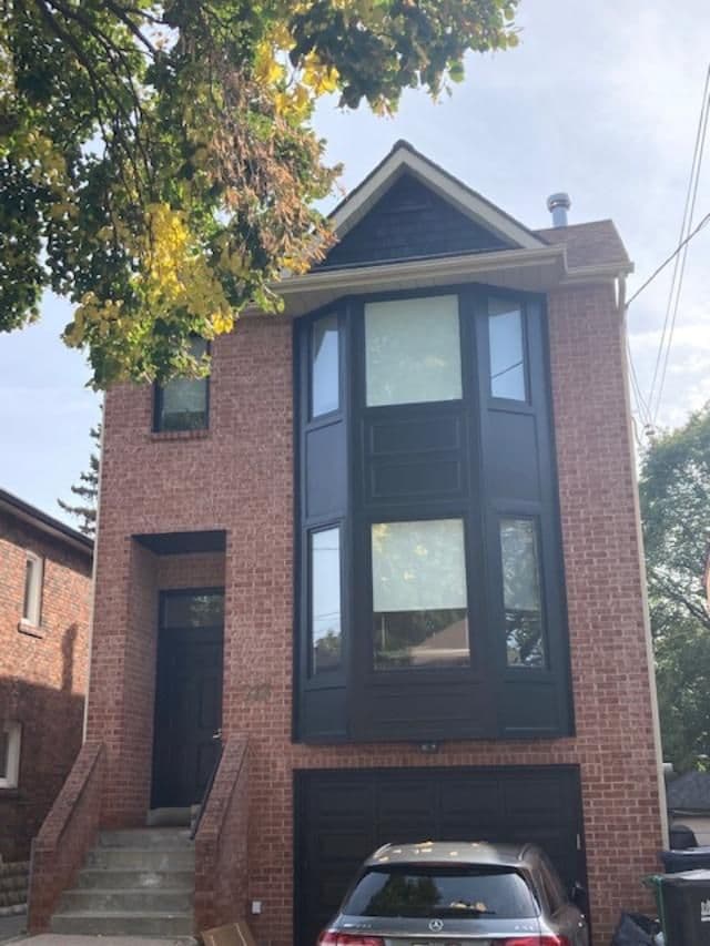 213 Fairlawn Avenue, Toronto C04, ON M5M 1S9