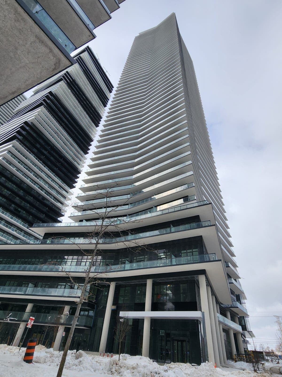 38 Annie Craig Drive 1410, Toronto W06, ON M8V 0A8