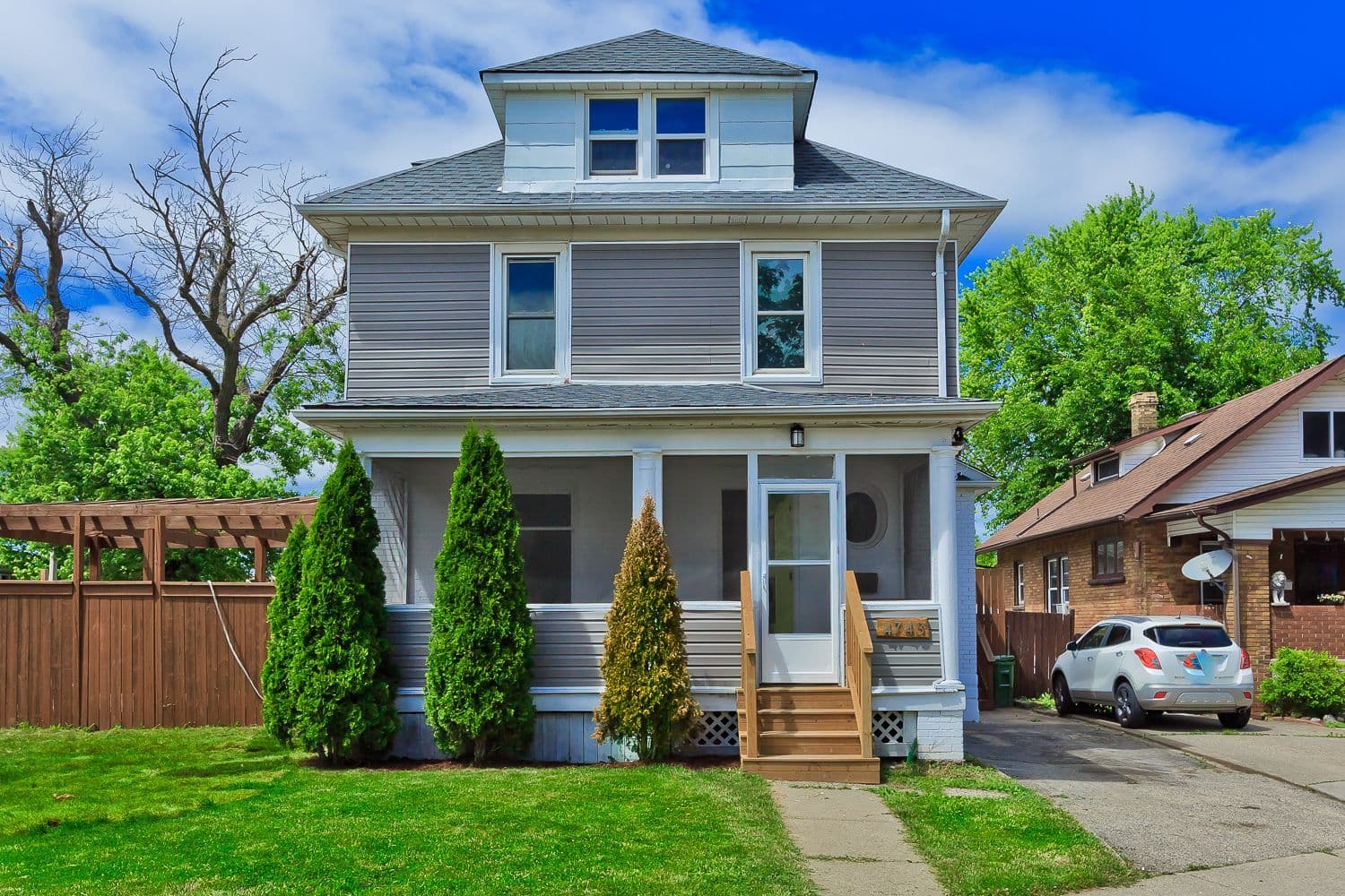 4743 Ryerson Crescent, Niagara Falls, ON L2E 1E6