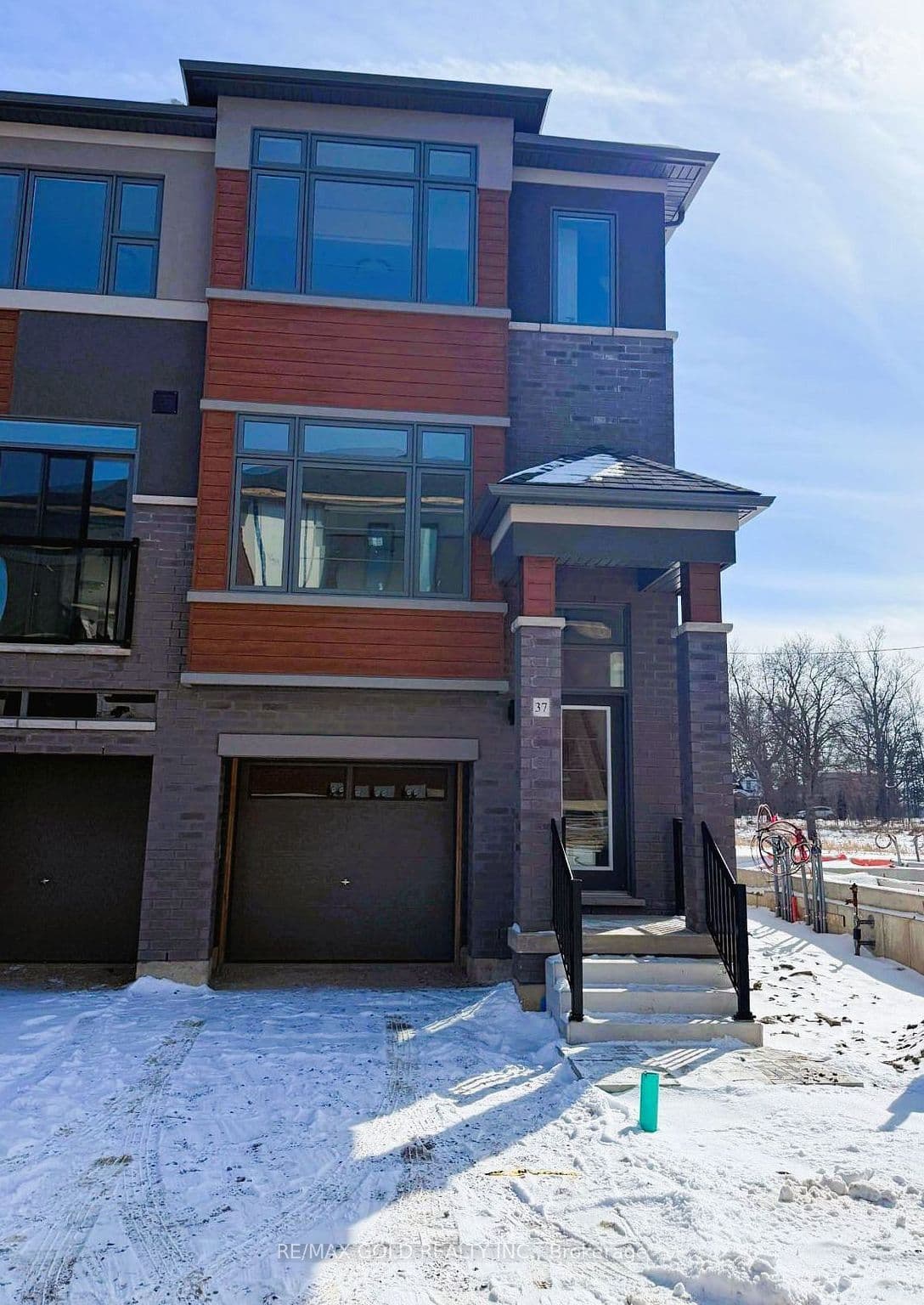 313 Conklin Road S 37, Brantford, ON N3T 5L5