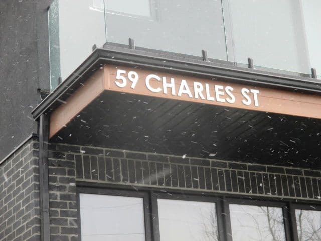 59 Charles Street 9, Newmarket, ON L3Y 3V7