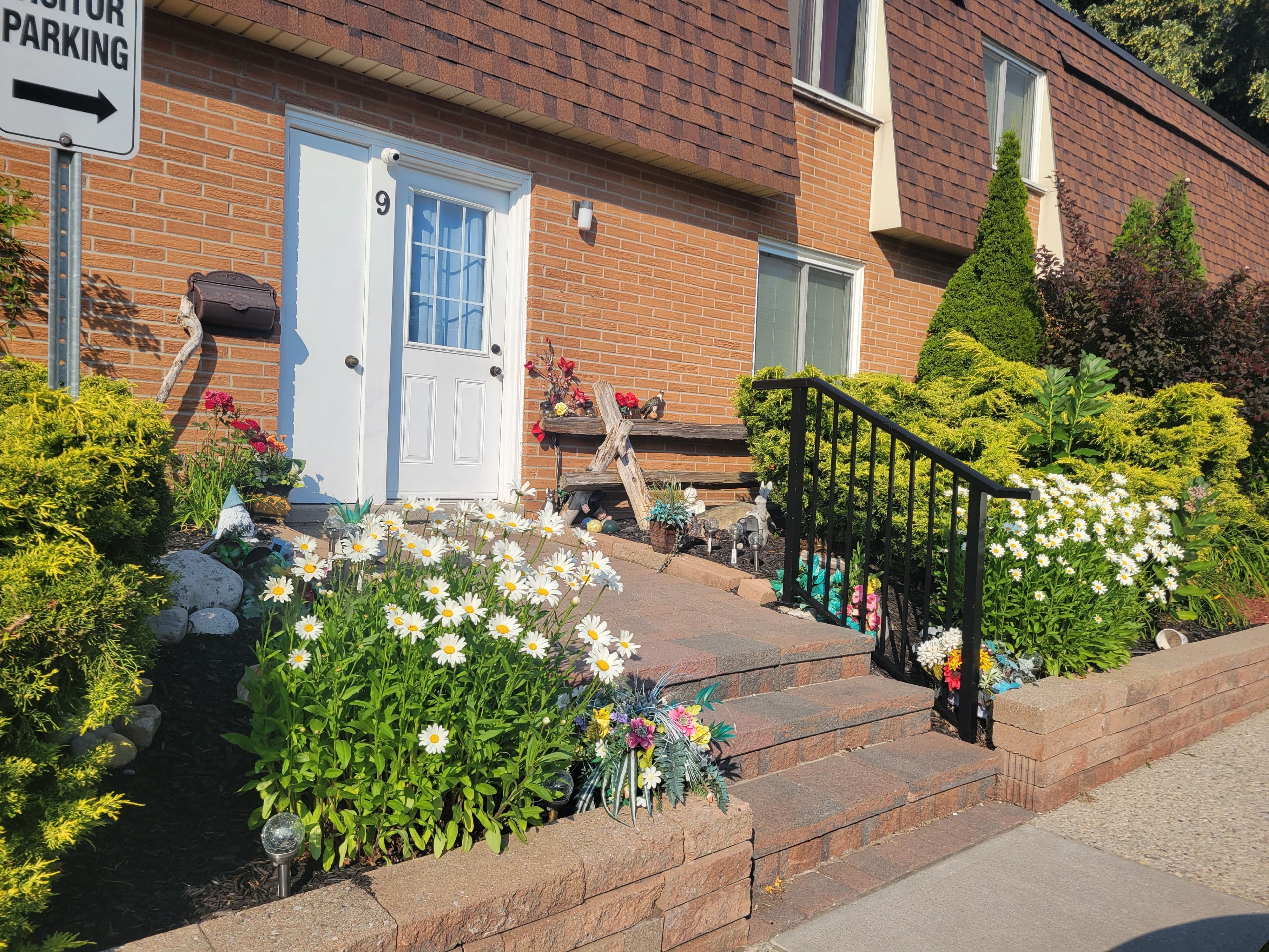 120 Country Club Drive 9, Guelph, ON N1E 3K7