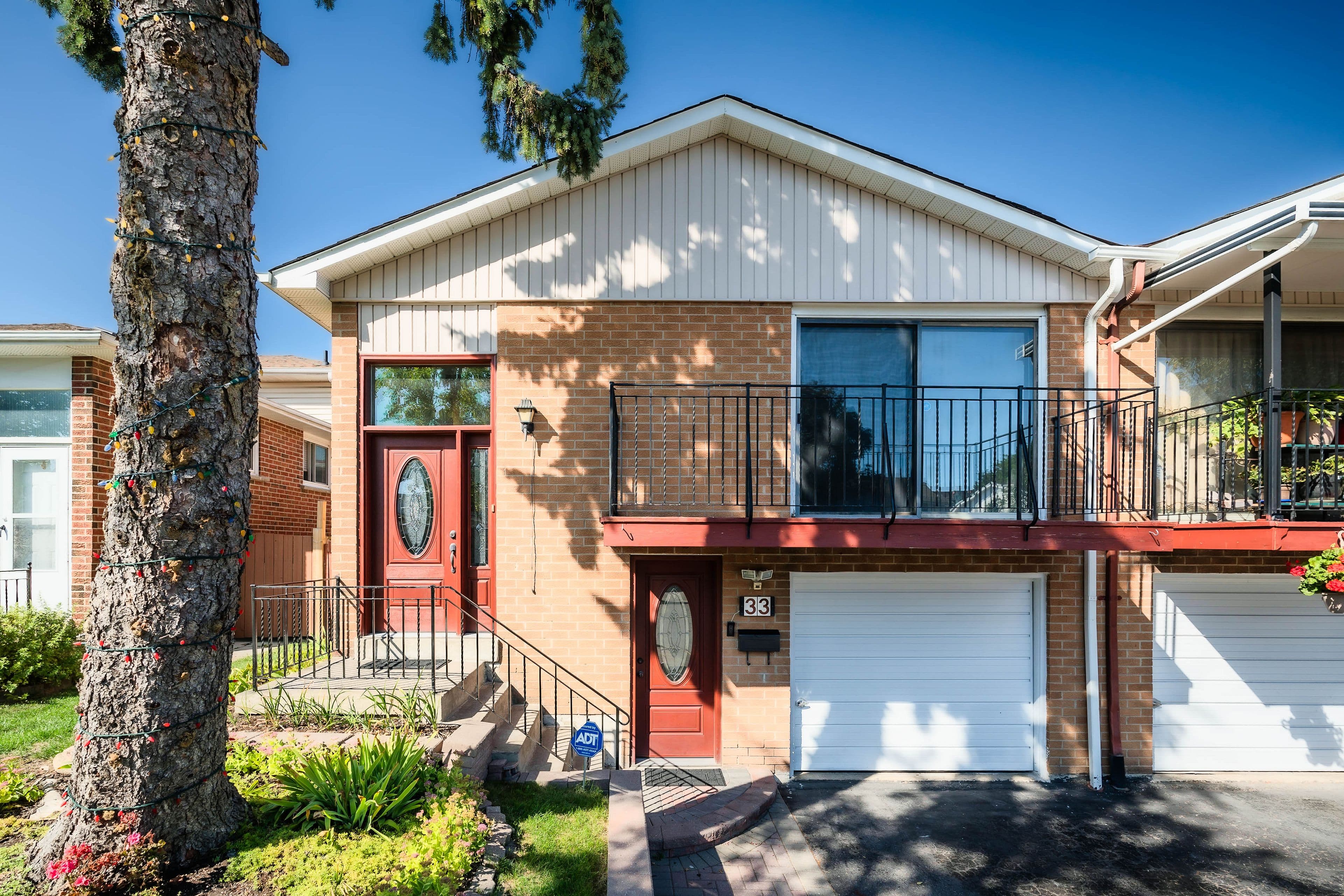 33 Millhouse Crescent, Toronto E11, ON M1B 2E4