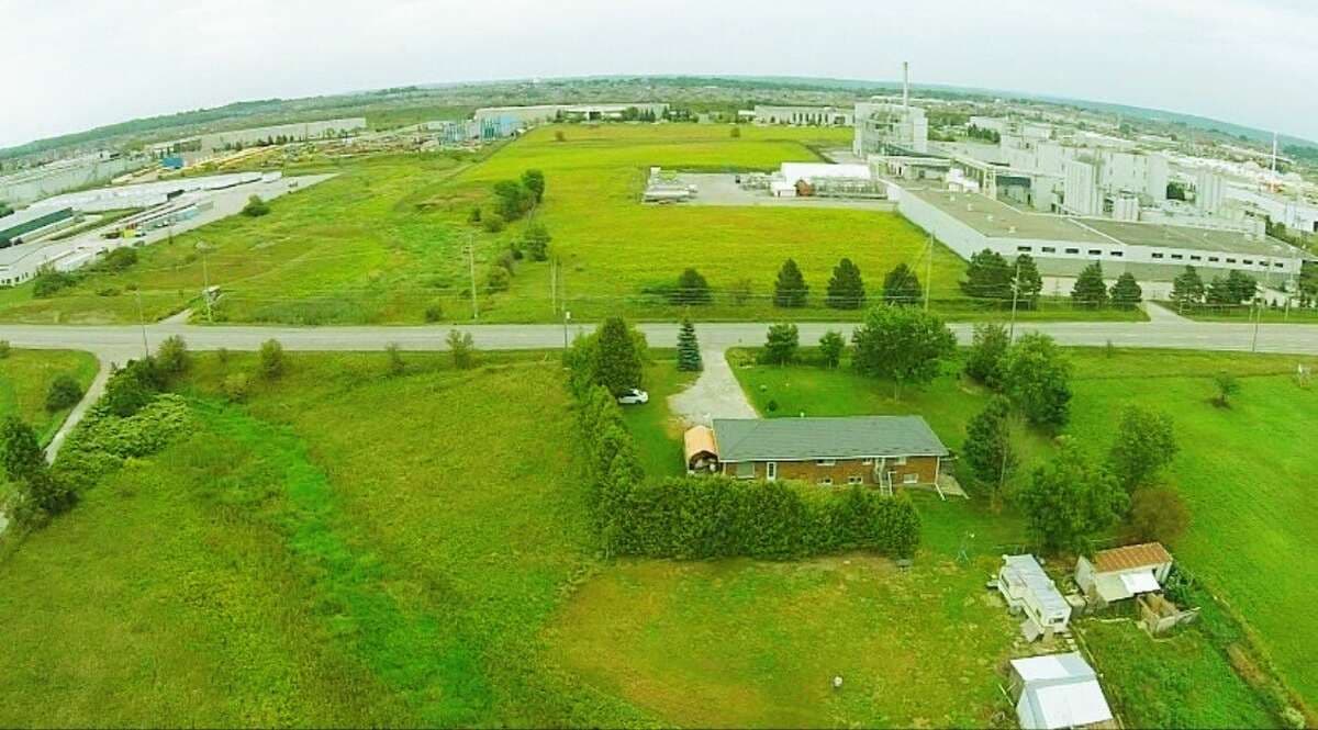 2878 10th Side Road, Bradford West Gwillimbury, ON L3Z 2L3