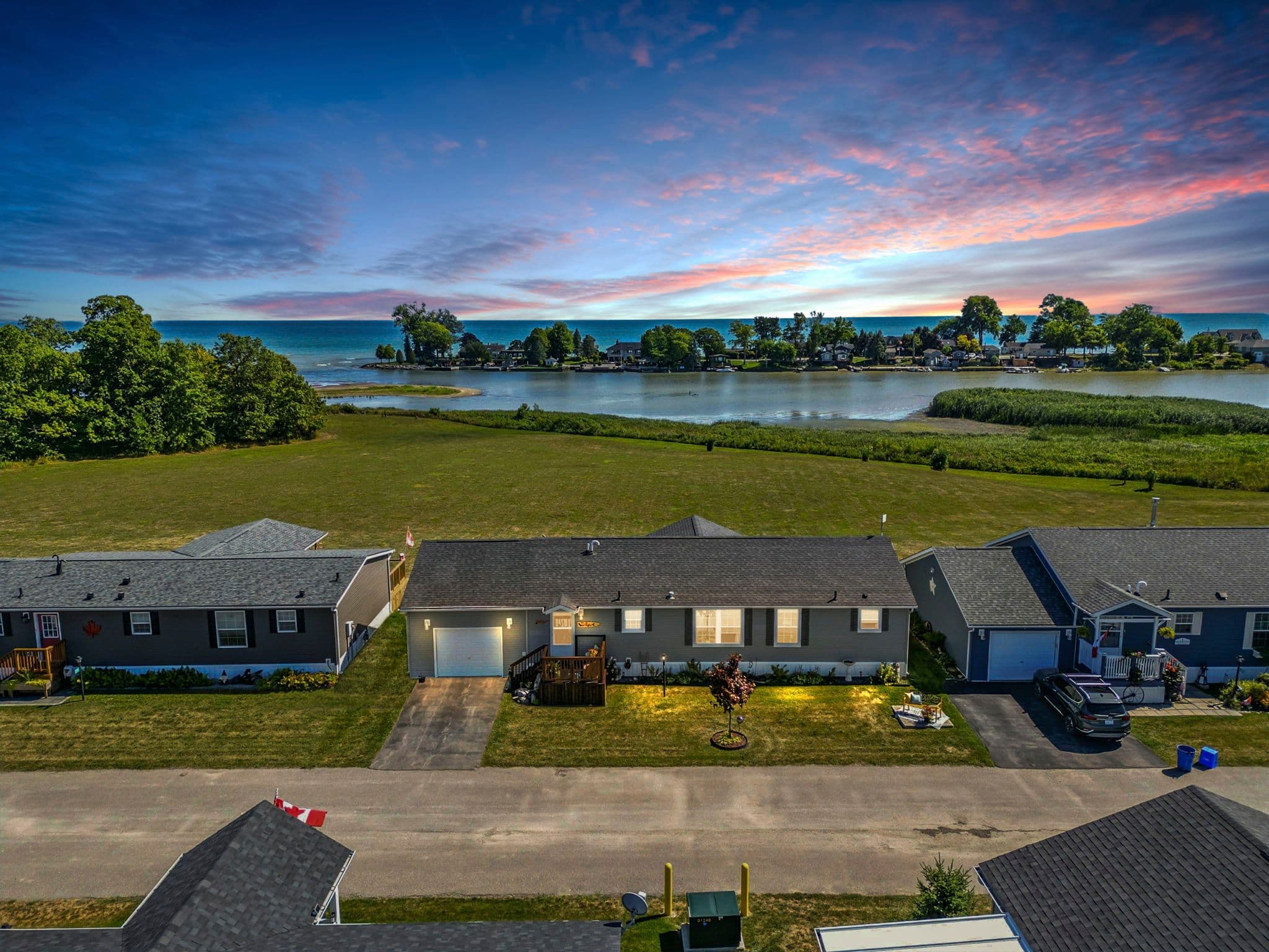 55 RIVERBEND Crescent, Haldimand, ON N0A 1L0