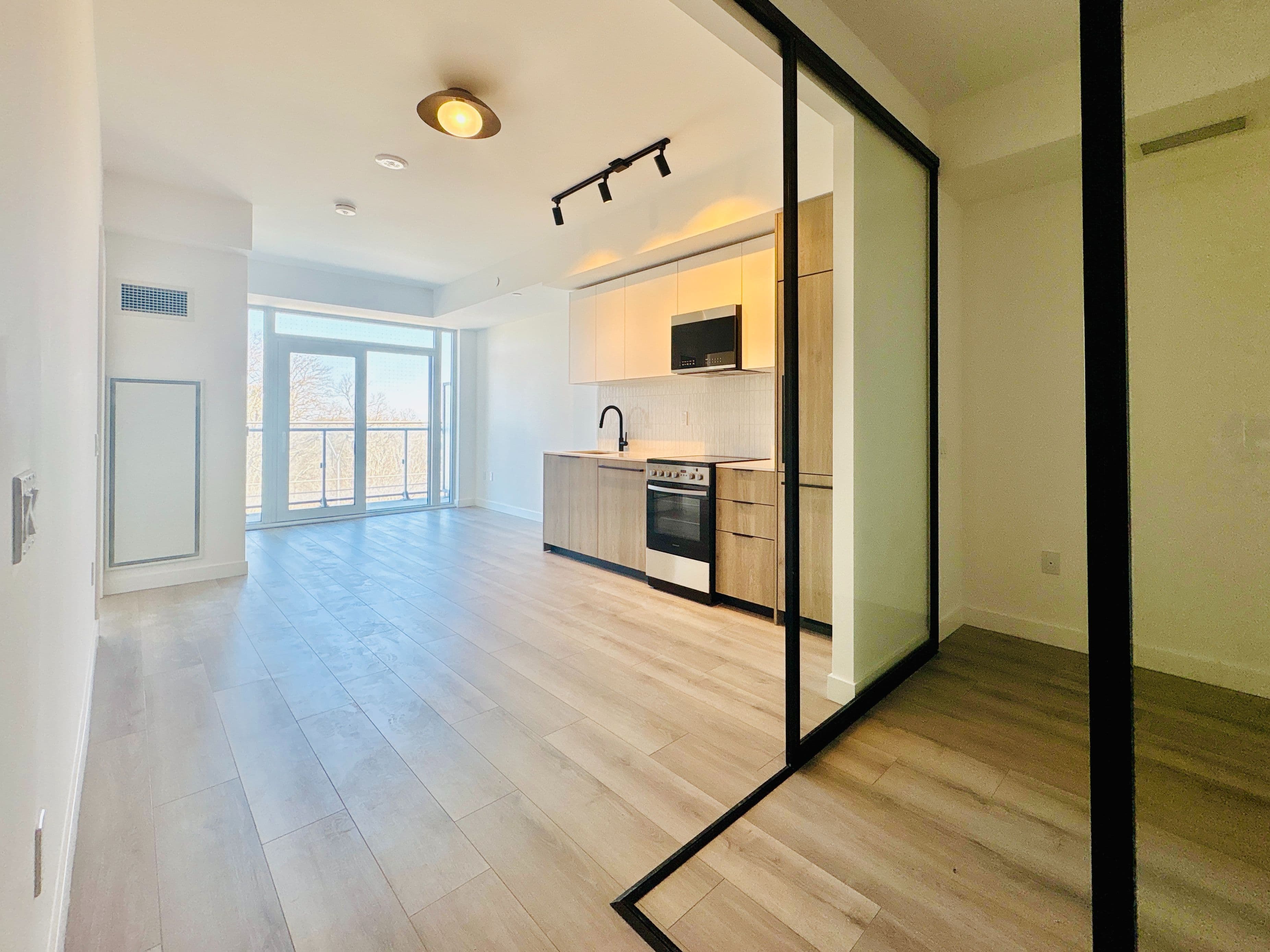 1635 Military Trail 326, Toronto E10, ON M1C 0G3