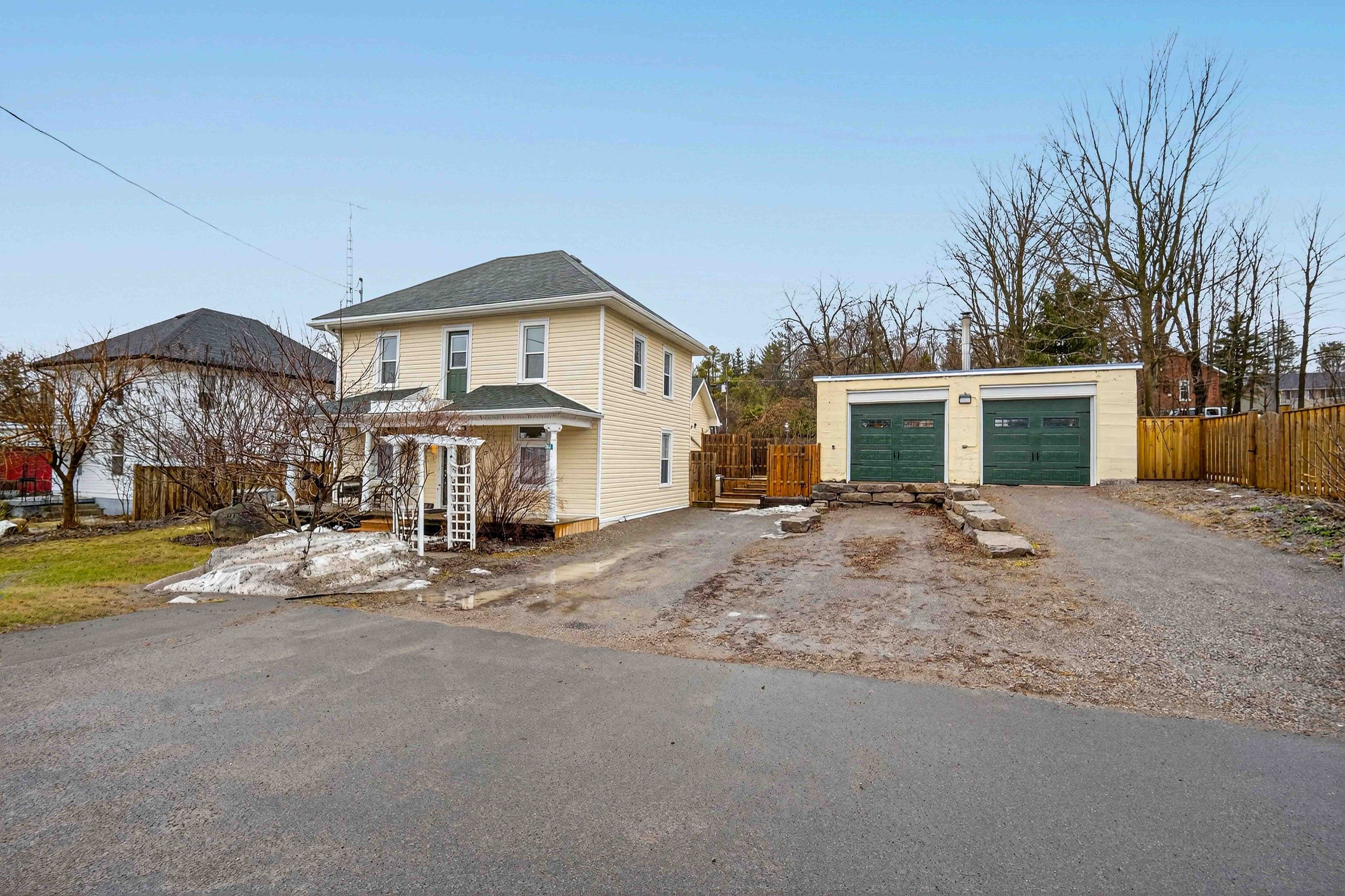 2464 Queen Mary Street, Cavan Monaghan, ON L0A 1C0