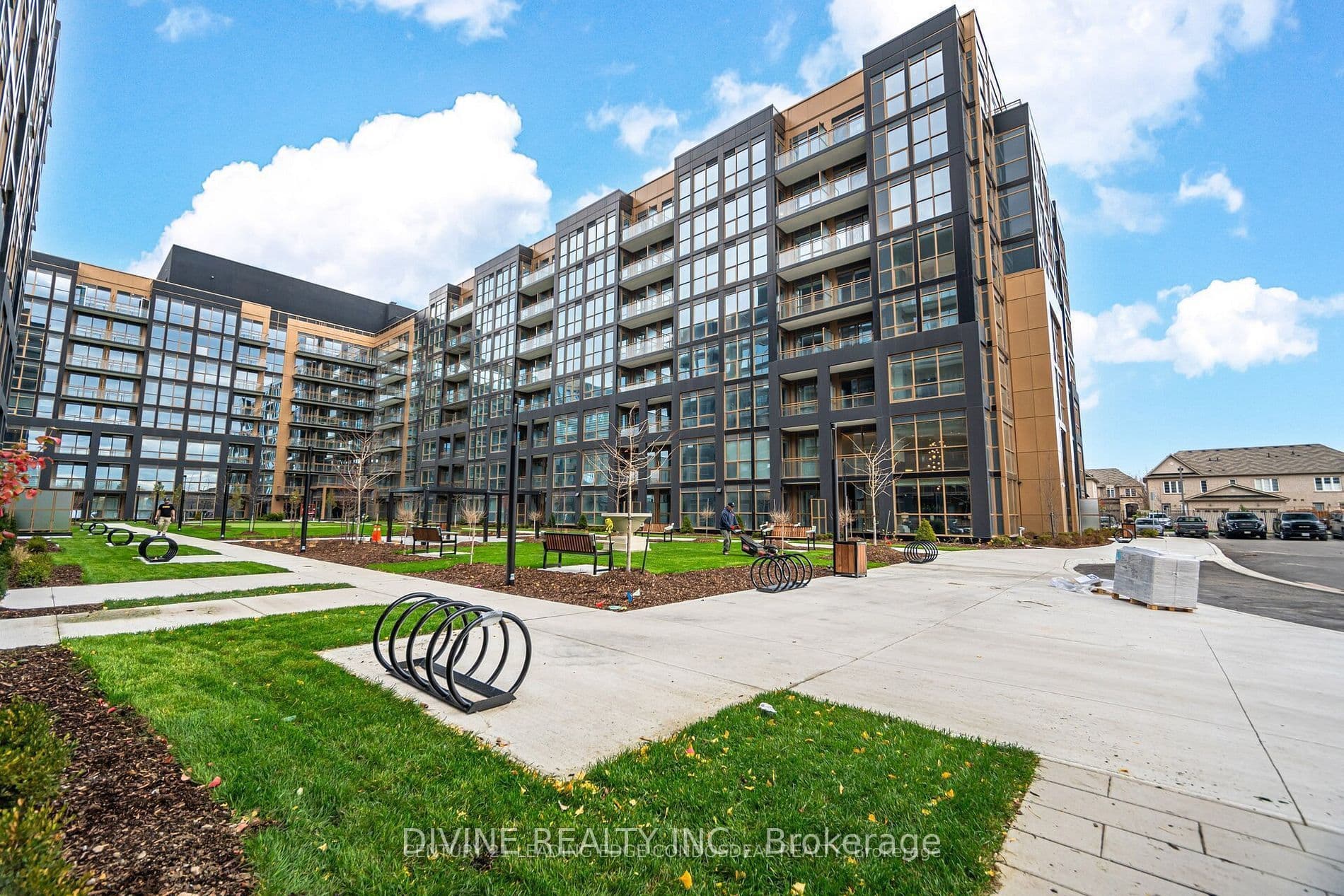 2343 Khalsa Gate 801, Oakville, ON L6M 5R6