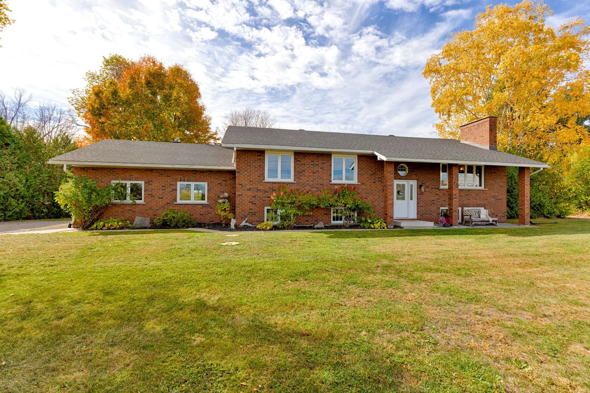 75 Pembroke Street, Whitewater Region, ON K0J 1K0