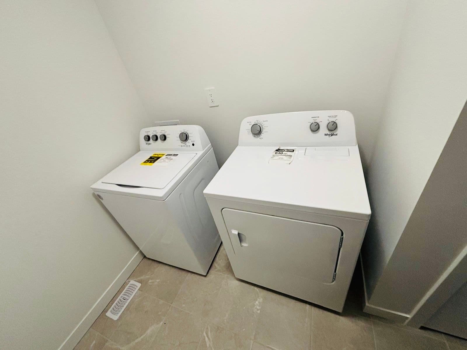 7 Pin Oak Common, Cambridge, ON N1S 0G3