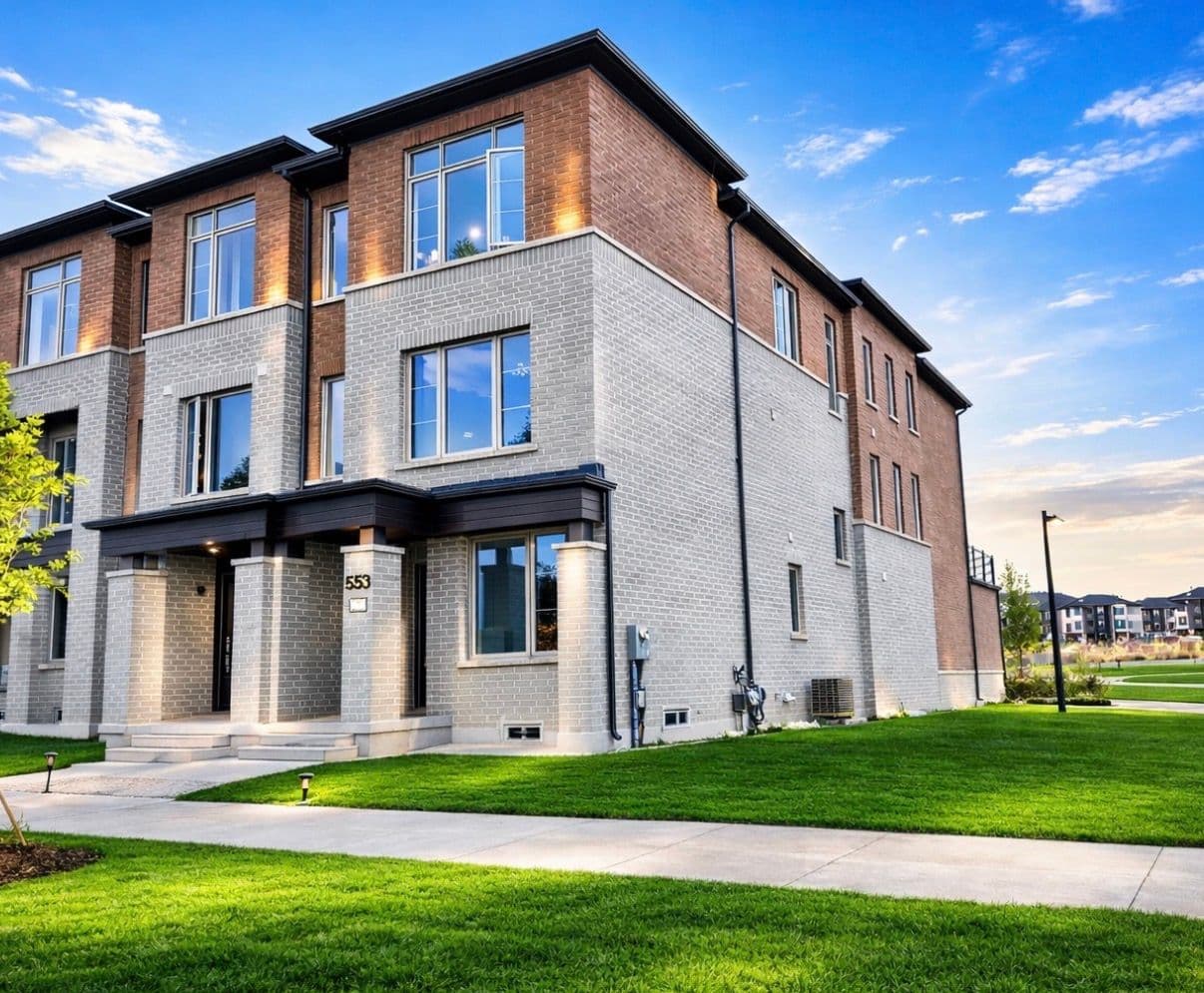 553 Vine Cliff Boulevard Main, Markham, ON L6C 1L2