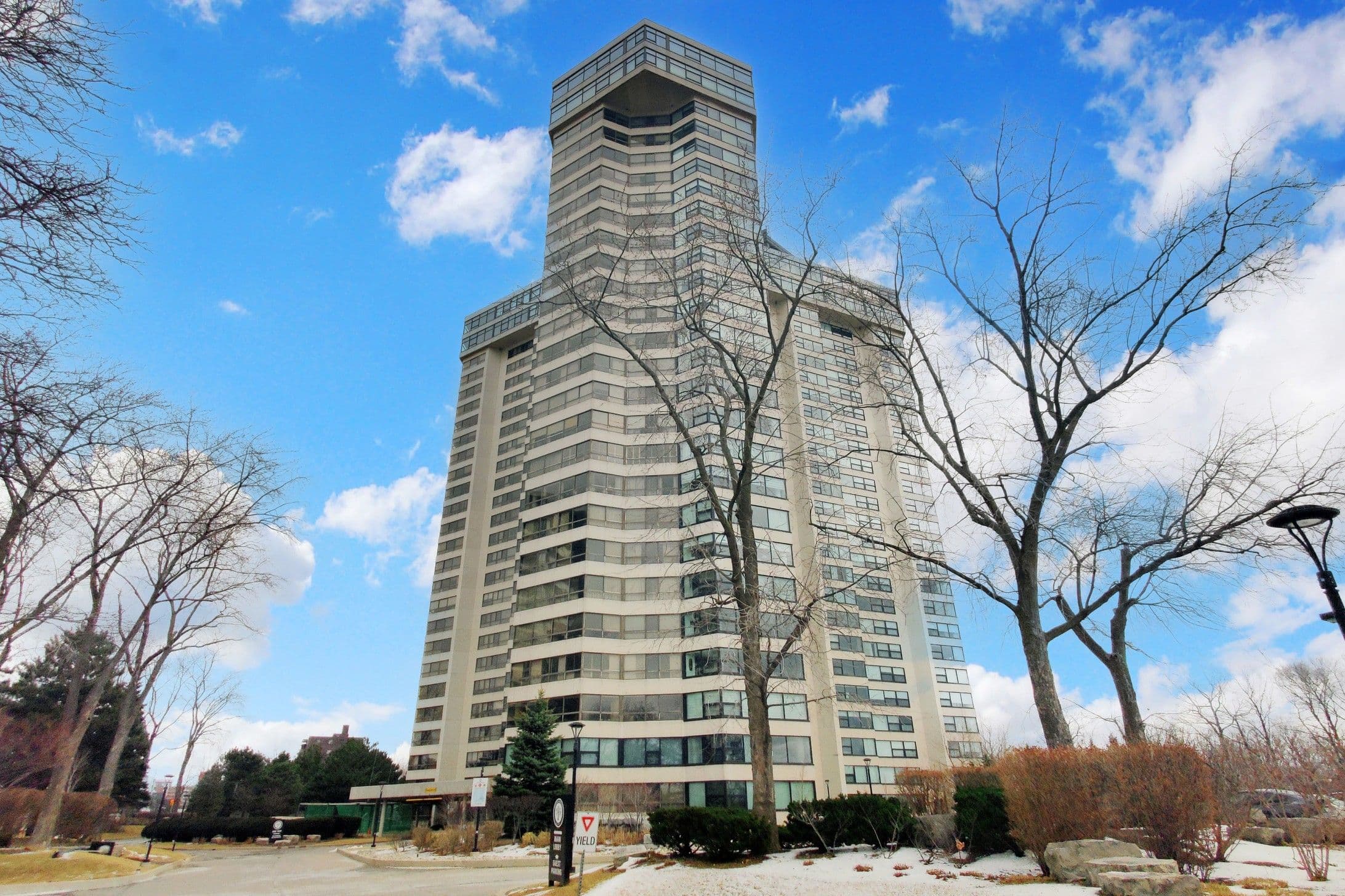 1300 Bloor Street 1005, Mississauga, ON L4Y 3Z2