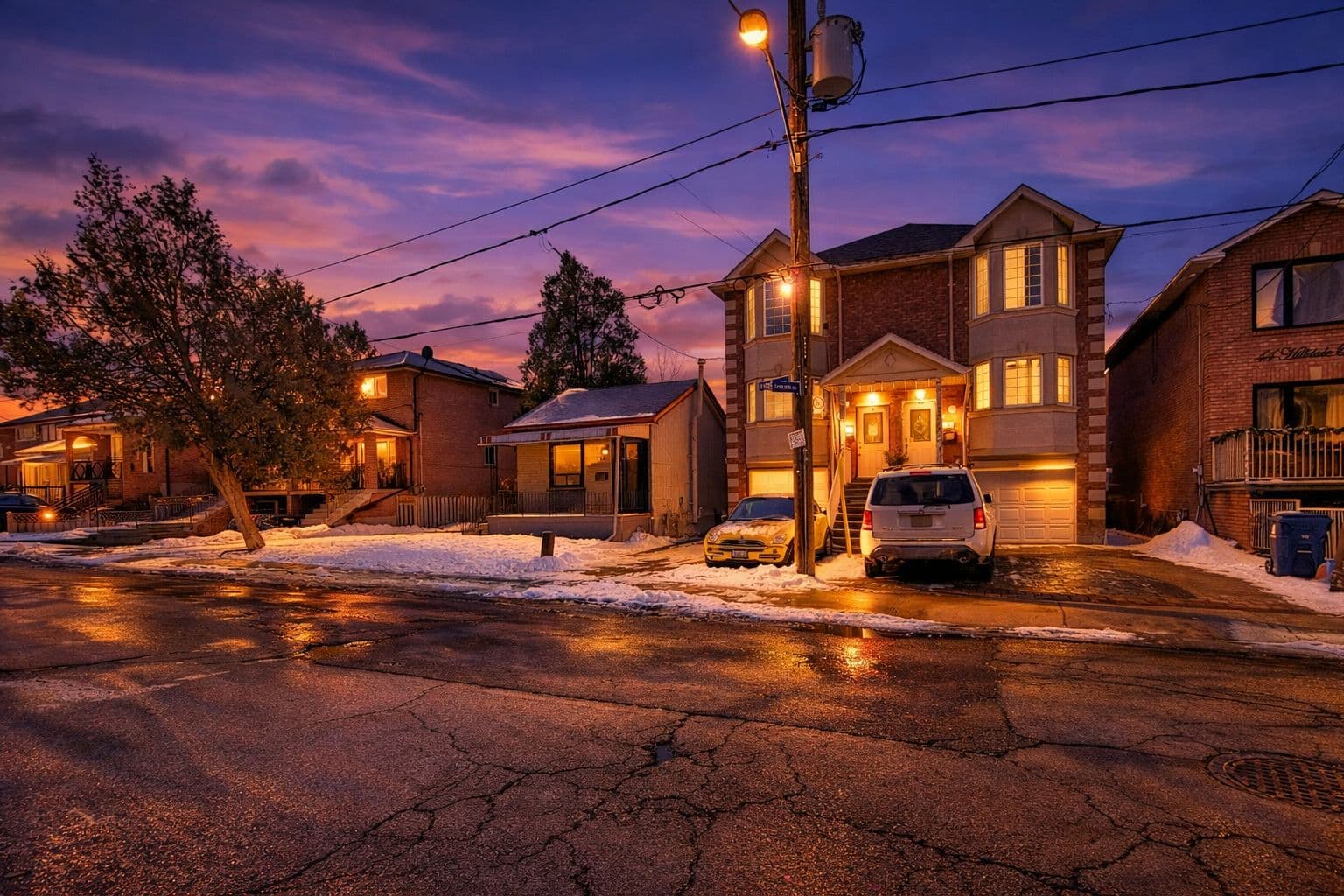 38 Hilldale Road, Toronto W03, ON M6N 3Y2