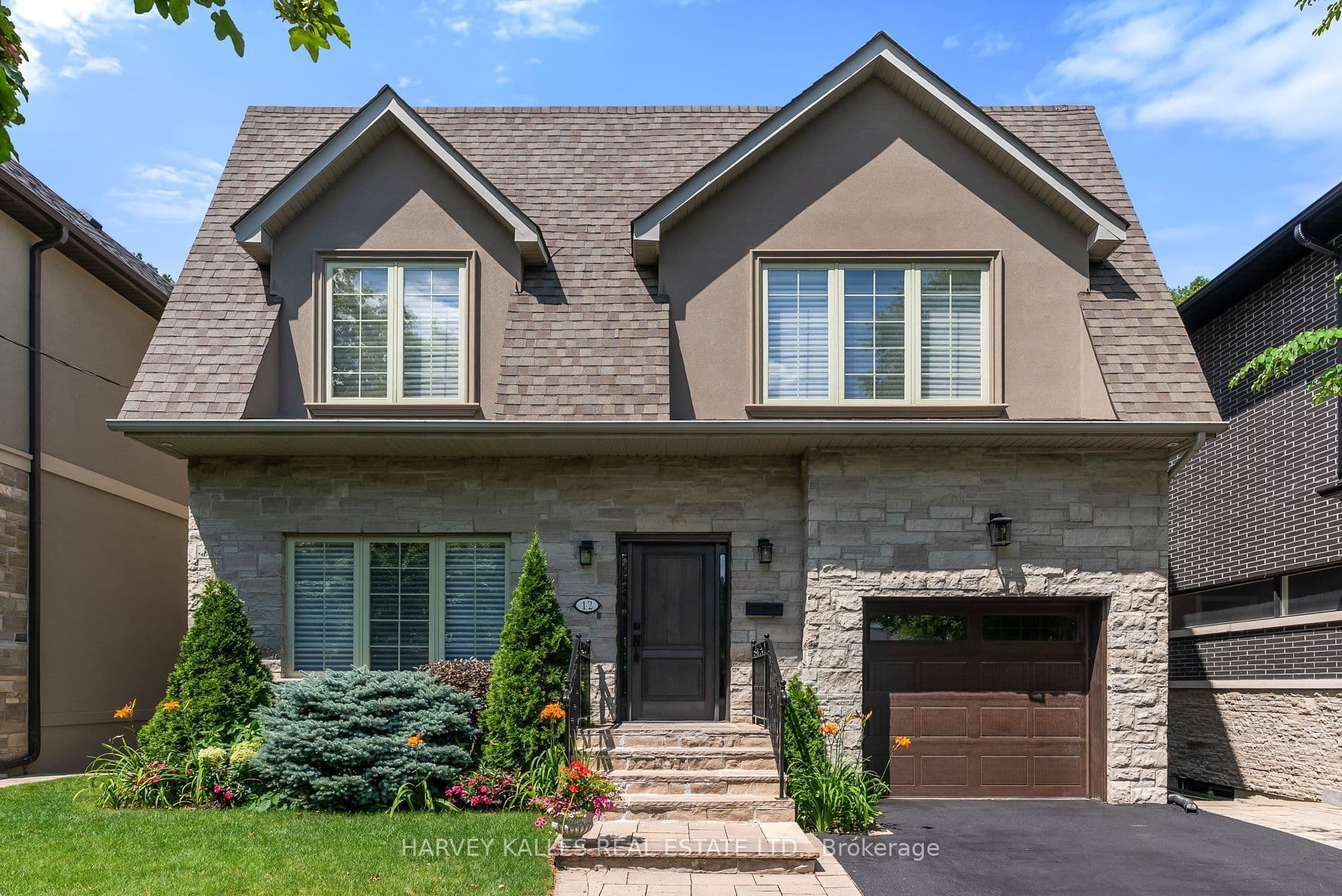 12 Reid Manor, Toronto W07, ON M8Y 2H7