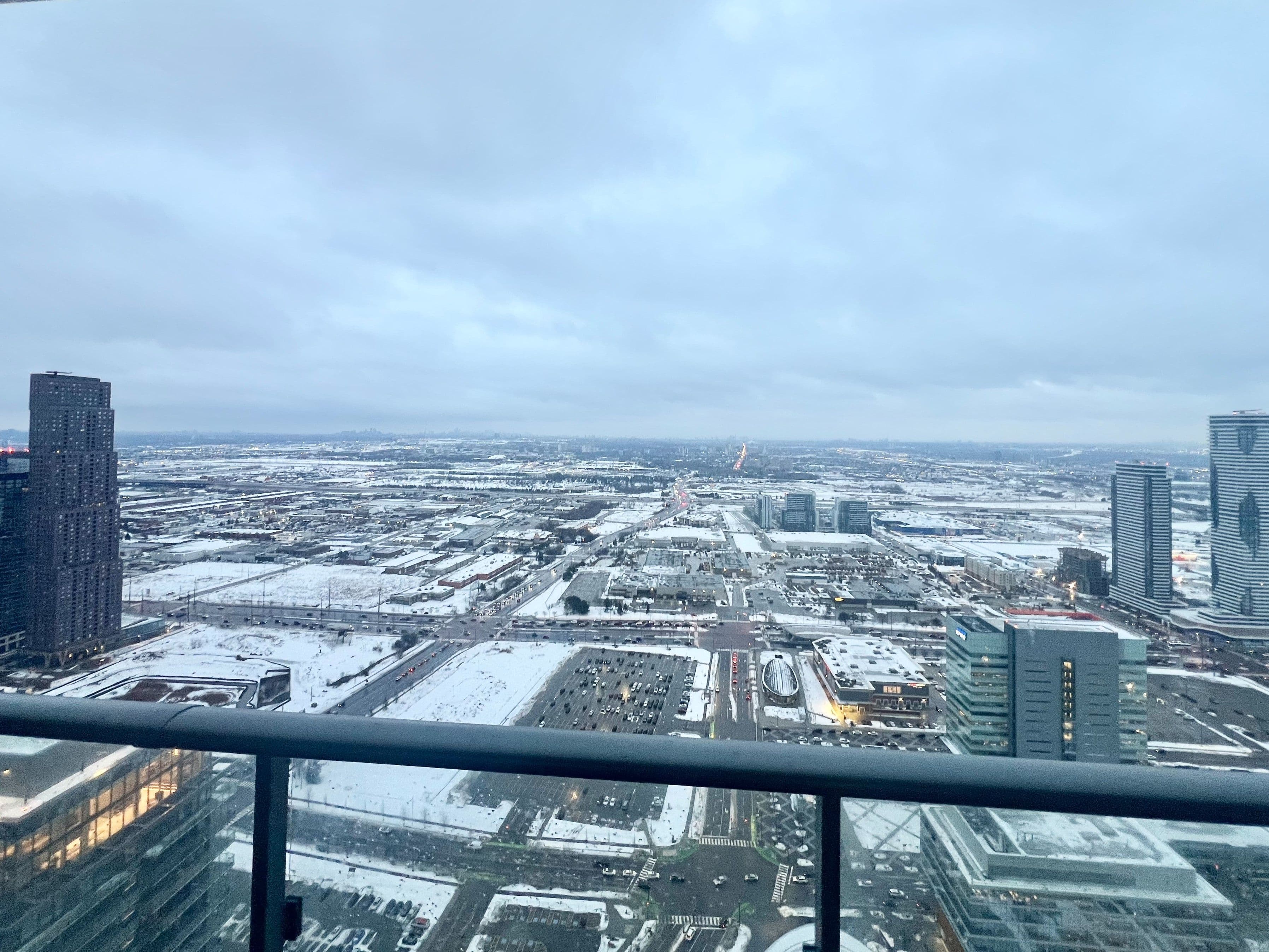 950 Portage Parkway 5708, Vaughan, ON L4K 0J7